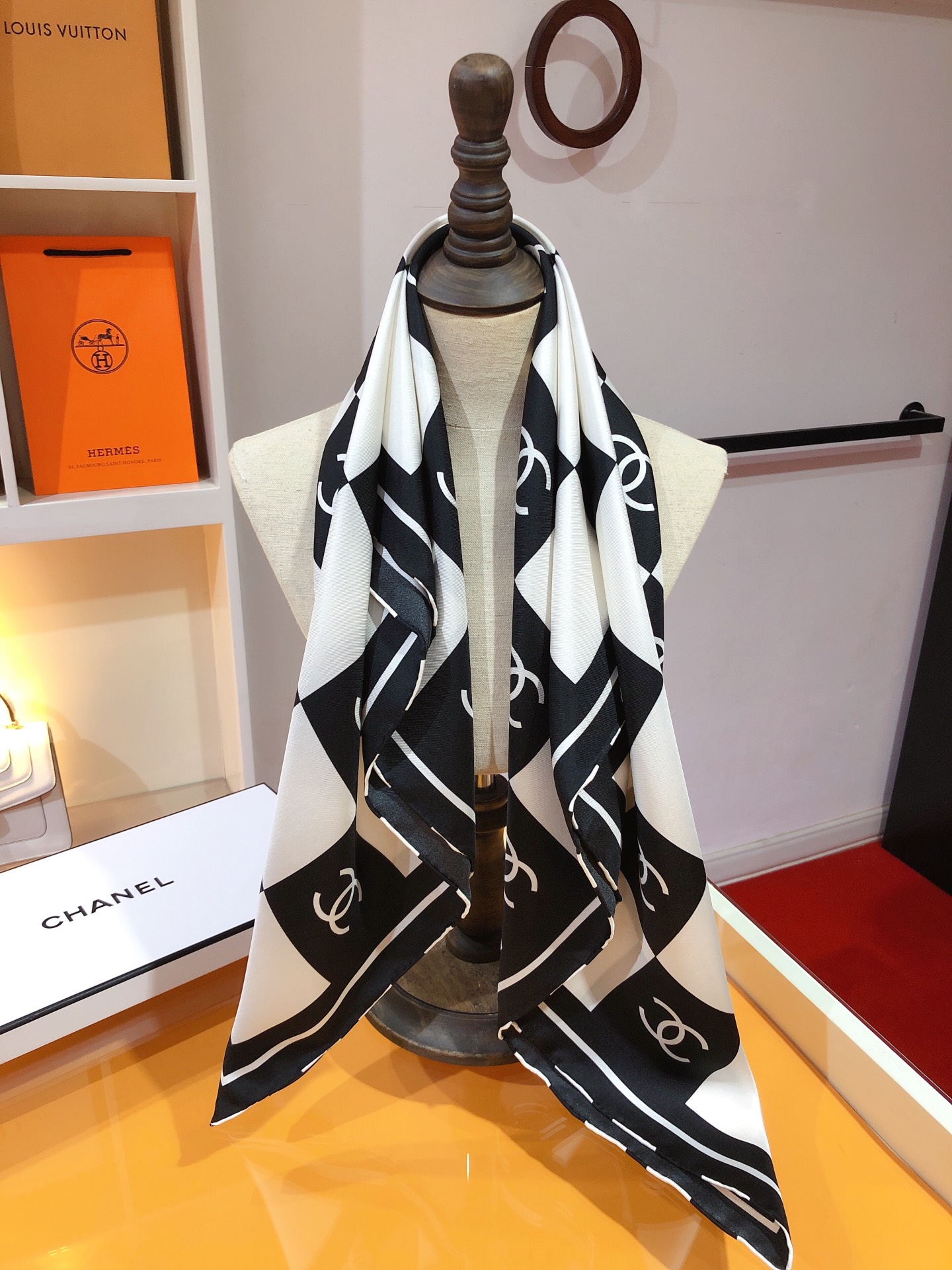 TOP CHANEL Checkerboard Silk Scarf 90 x 90 cm
