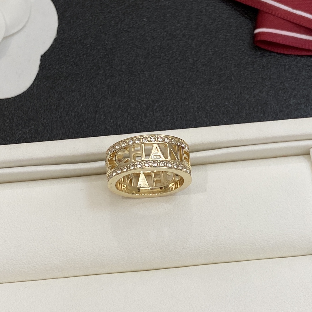 TOP CHANEL  Ring - Gold