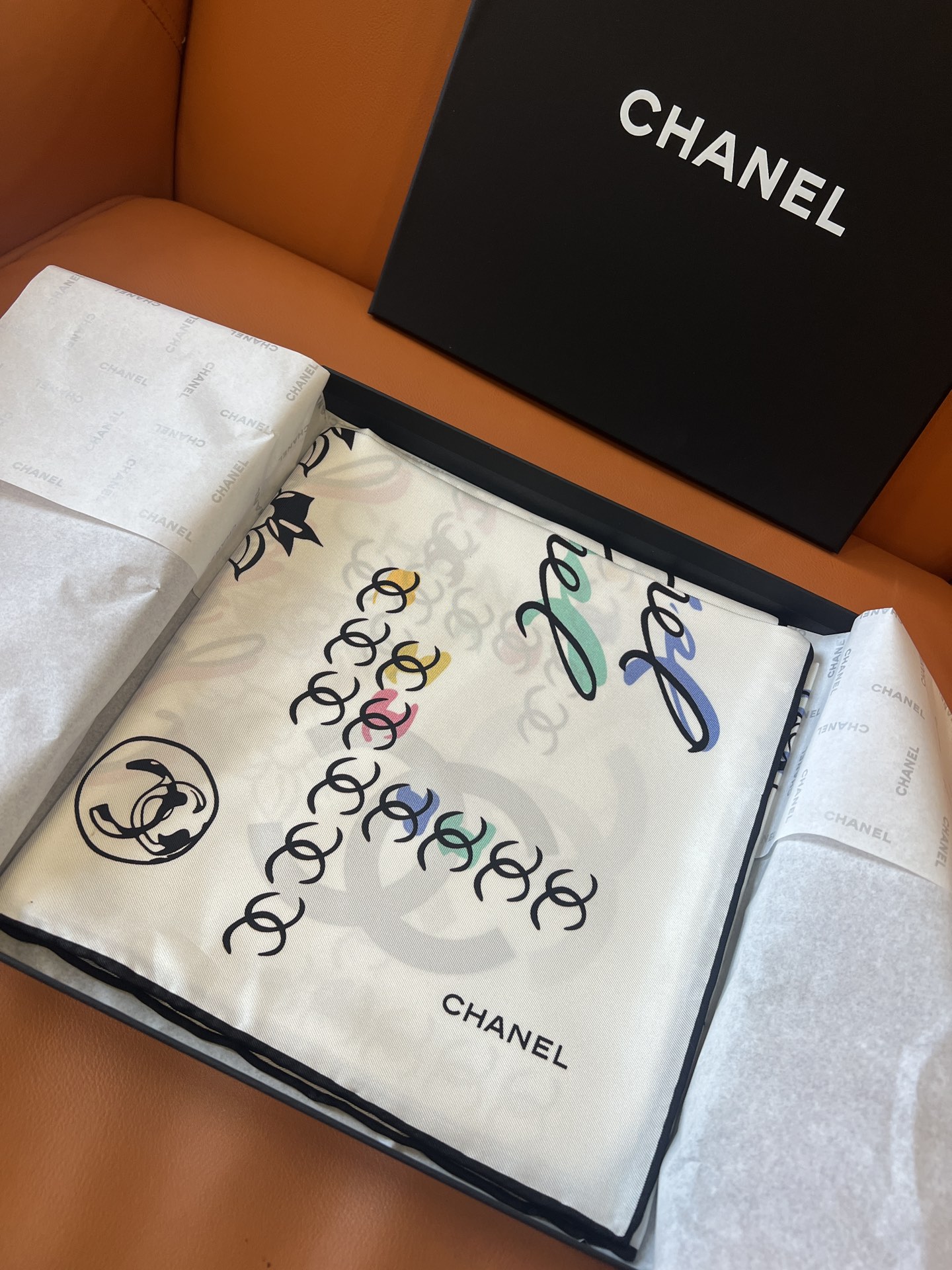 TOP CHANEL CC Scarf 90x90cm - White