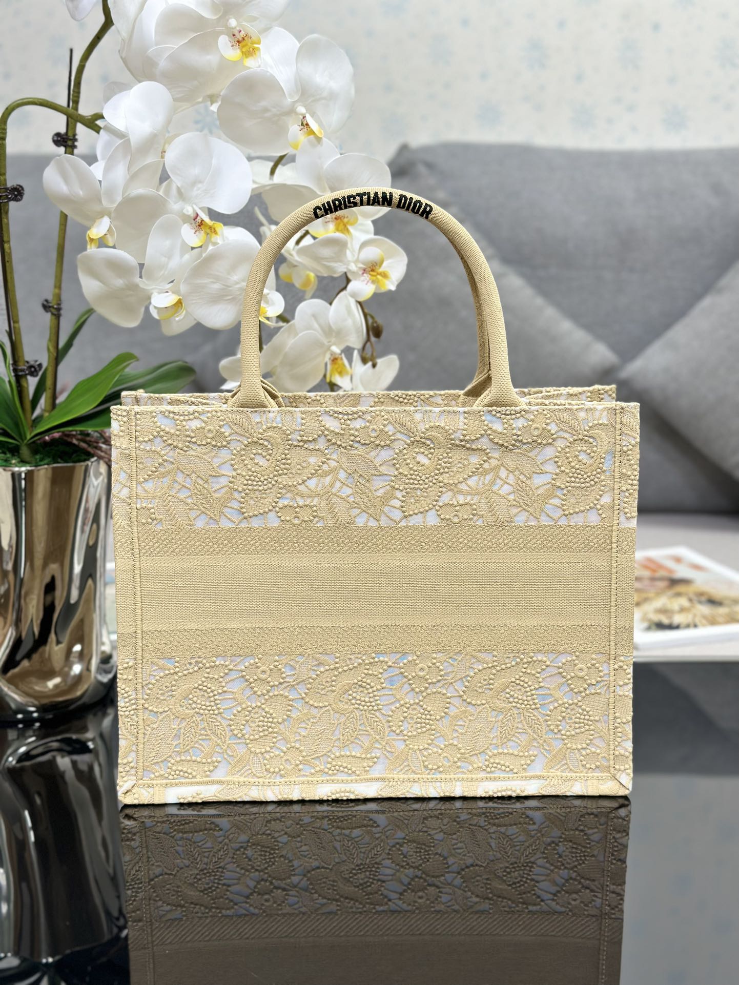 TOP Christian Dior Medium Lace D-Lace Macramé Pattern Embroidery Book Tote Bags 36x27.5x16.5cm