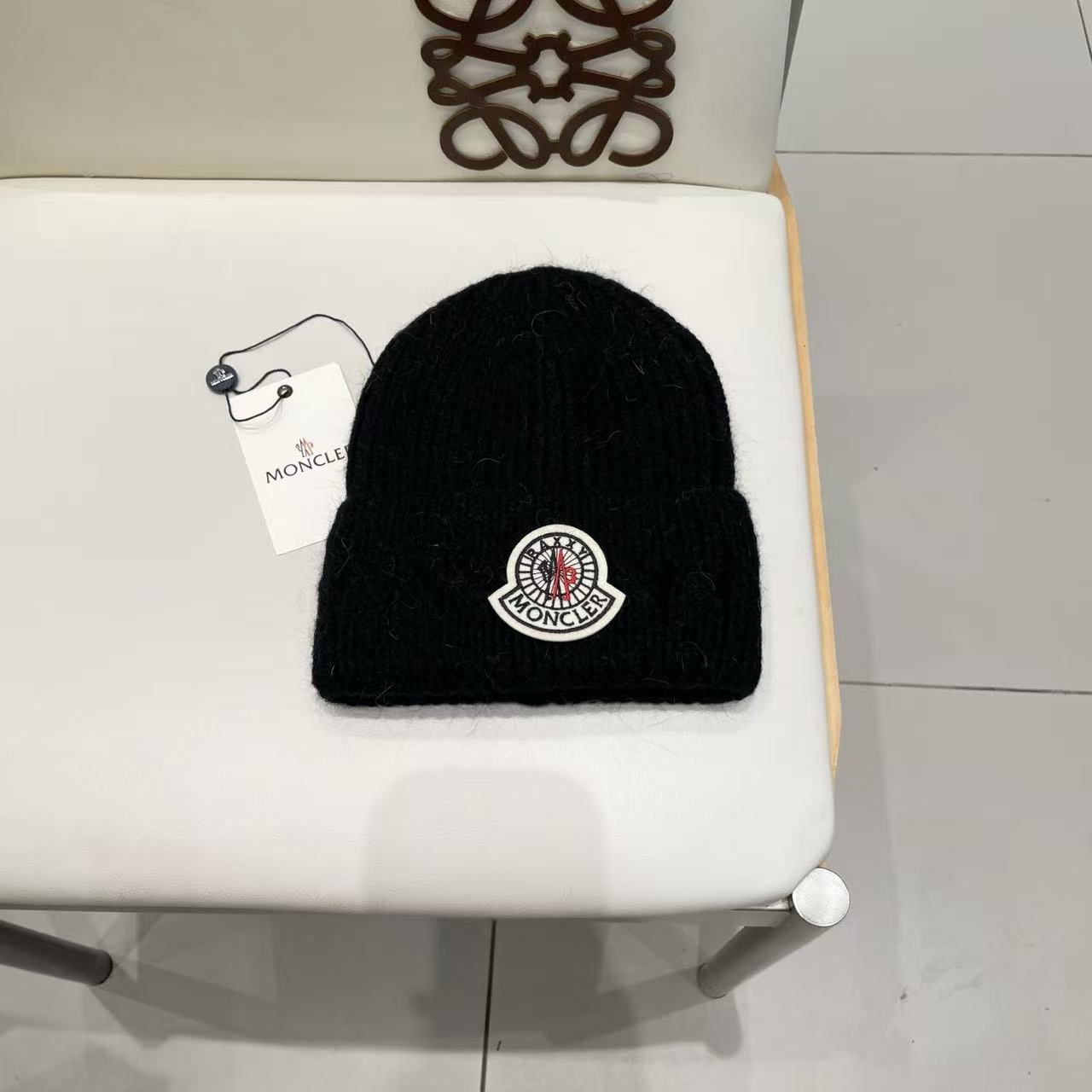 MONCLER Knitted beanie(Replica)