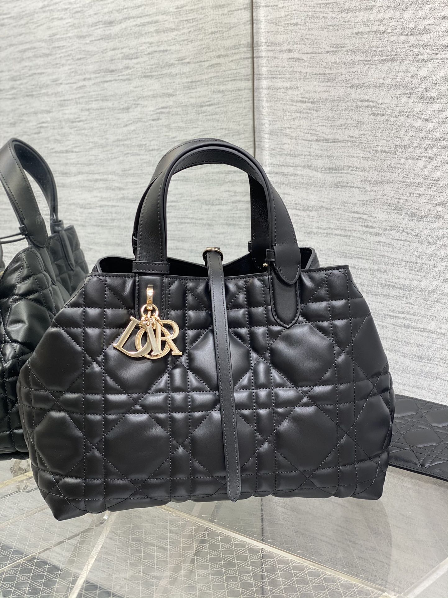 TOP Christian Dior Cowhide Medium Toujours Handbag 28.5*19*21cm - 3 Colors - CD Lock Letter D Knob