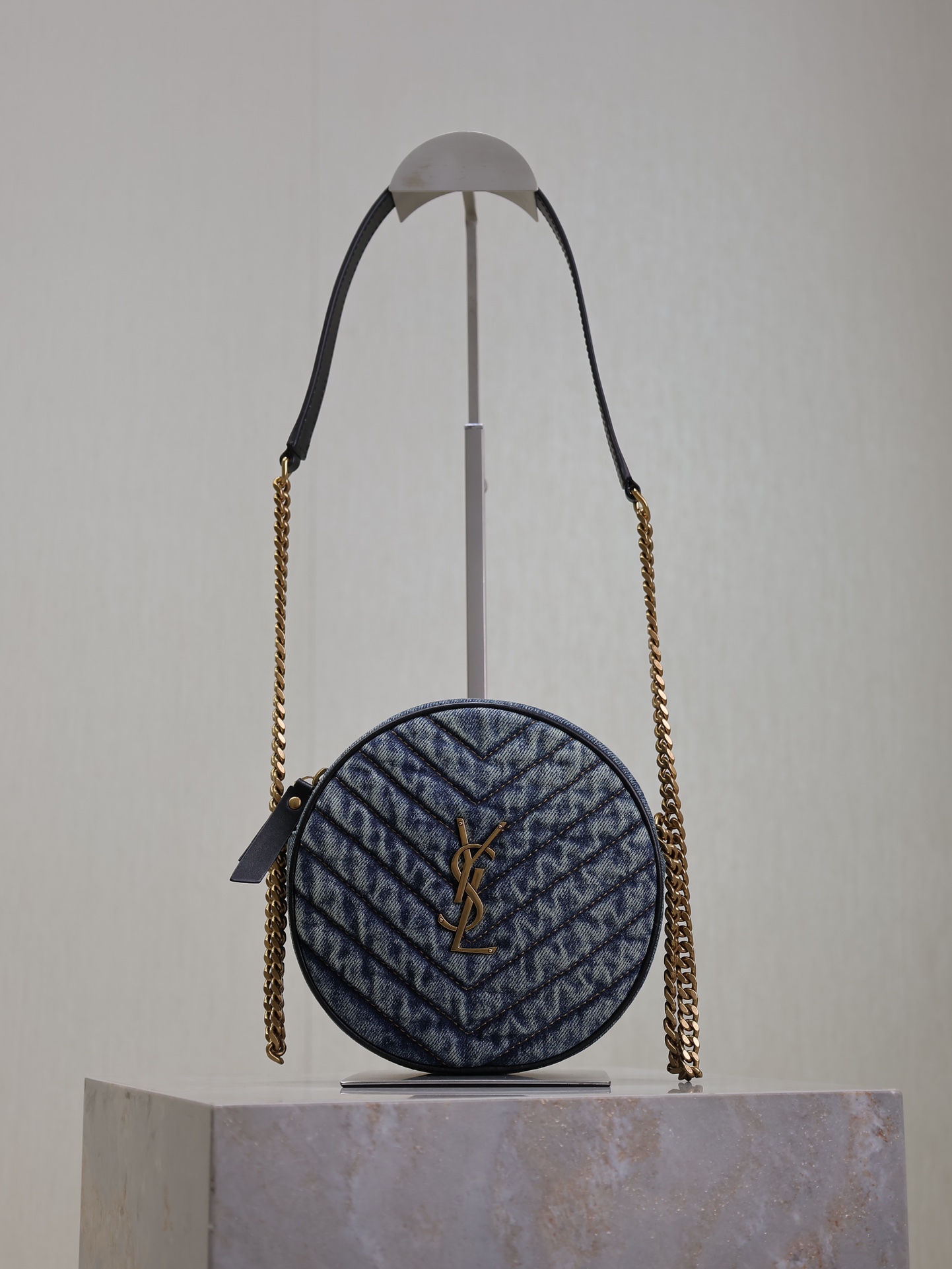 TOP Yves Saint Laurent YSL VINYLE Bag 17×17×5.5cm  - Blue