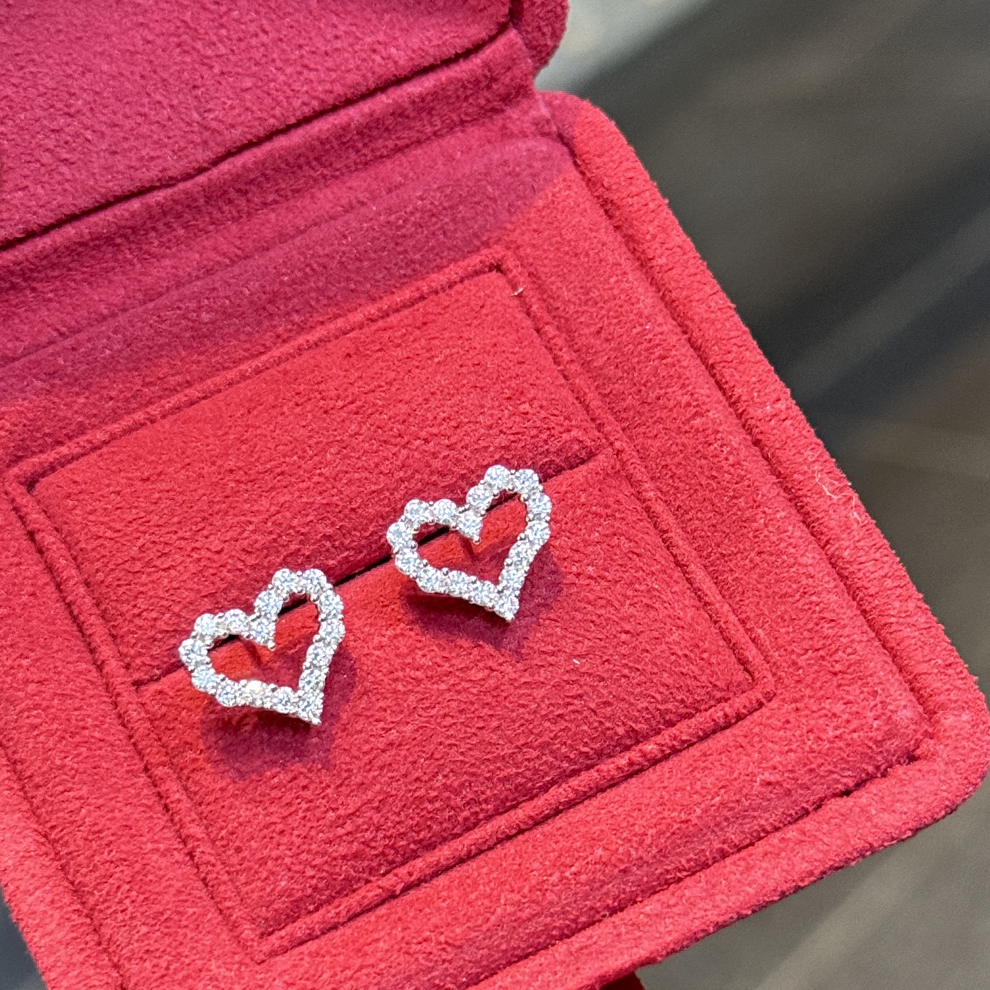 TOP Tiffany & Co. Diamond Heart Earrings -Sliver