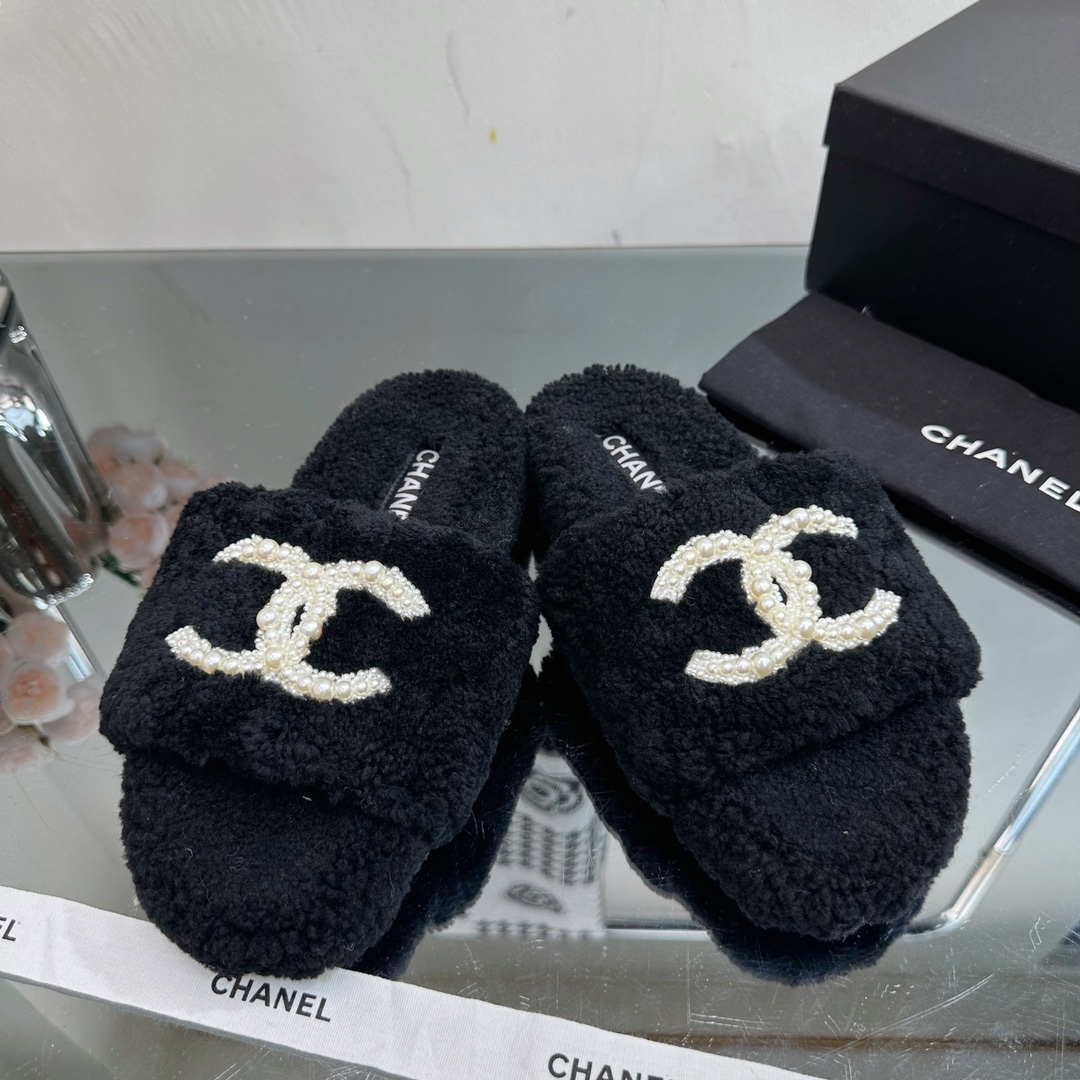 TOP CHANEL Autumn And Winter Lamb Hair Slippers - 4 Colour