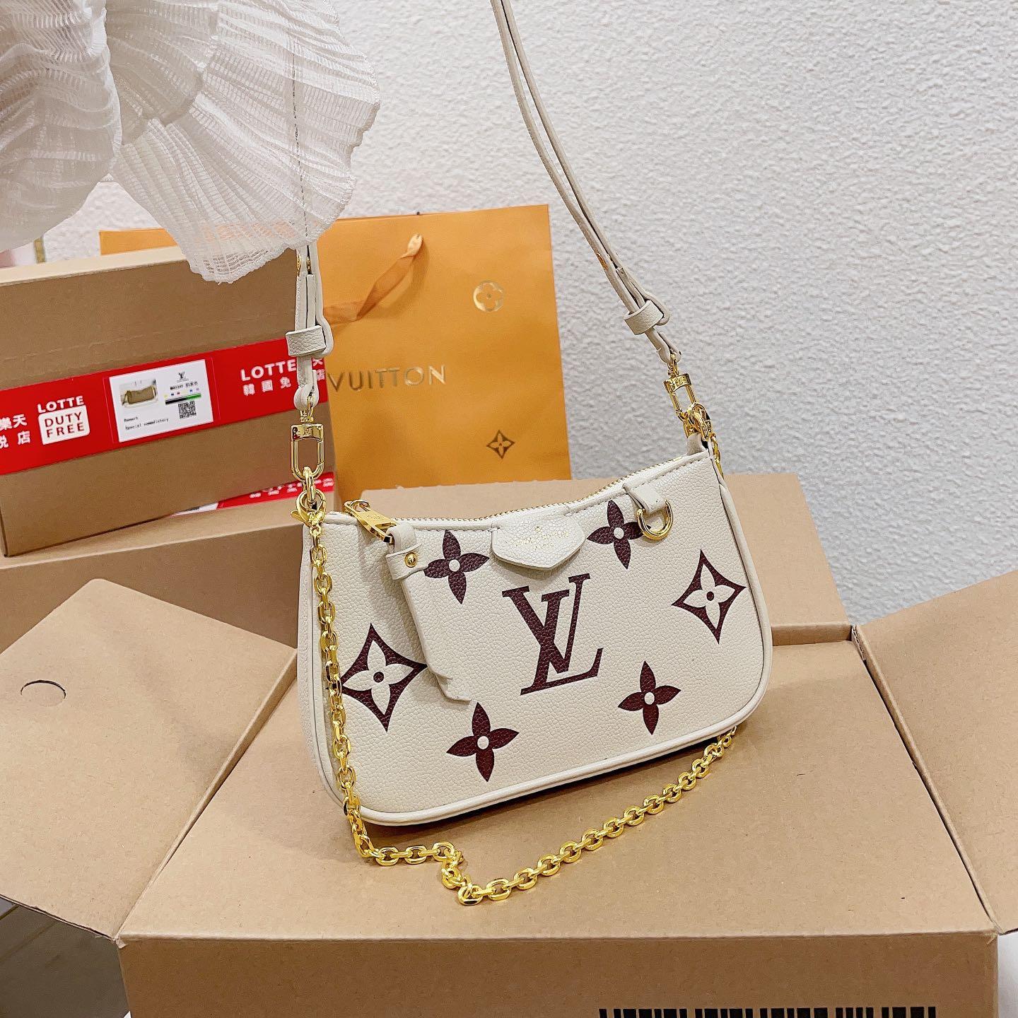 Louis Vuitton LV Easy Pouch Bag(Replica)