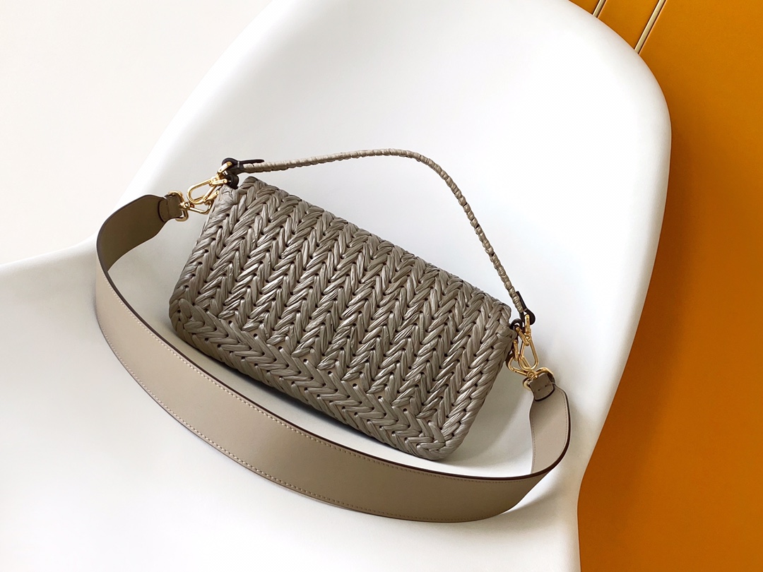 TOP FENDI FENDI Baguette Bag Raffia Hand-Woven Bag 27×6.5×15 cm - Gray