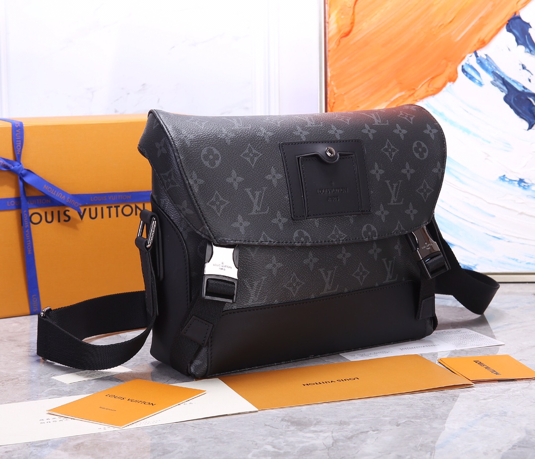 TOP Louis Vuitton LV Messenger PM Voyager Small Messenger Bag