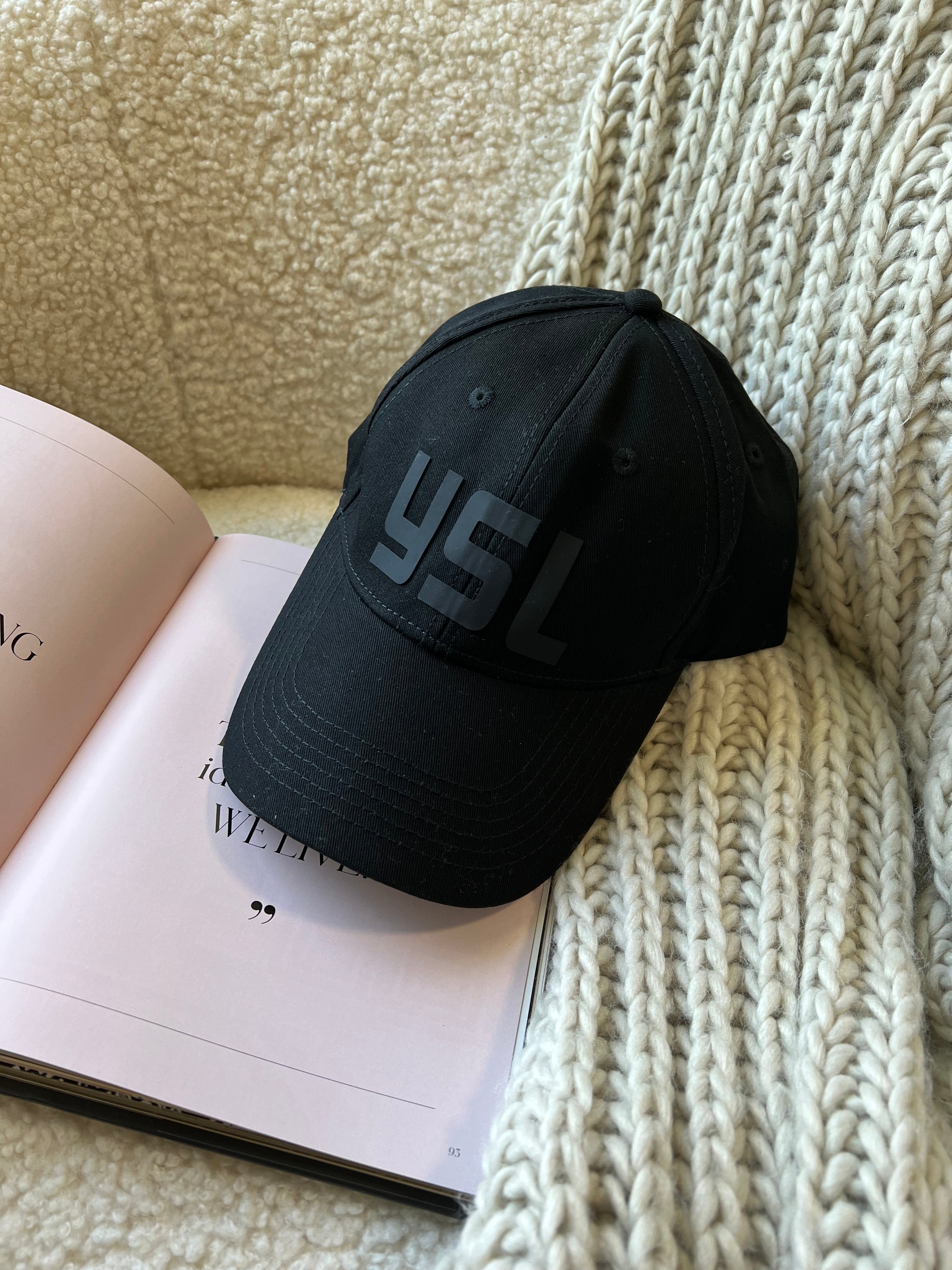TOP Yves Saint Laurent YSL Baseball Cap Monogram Logo - Black