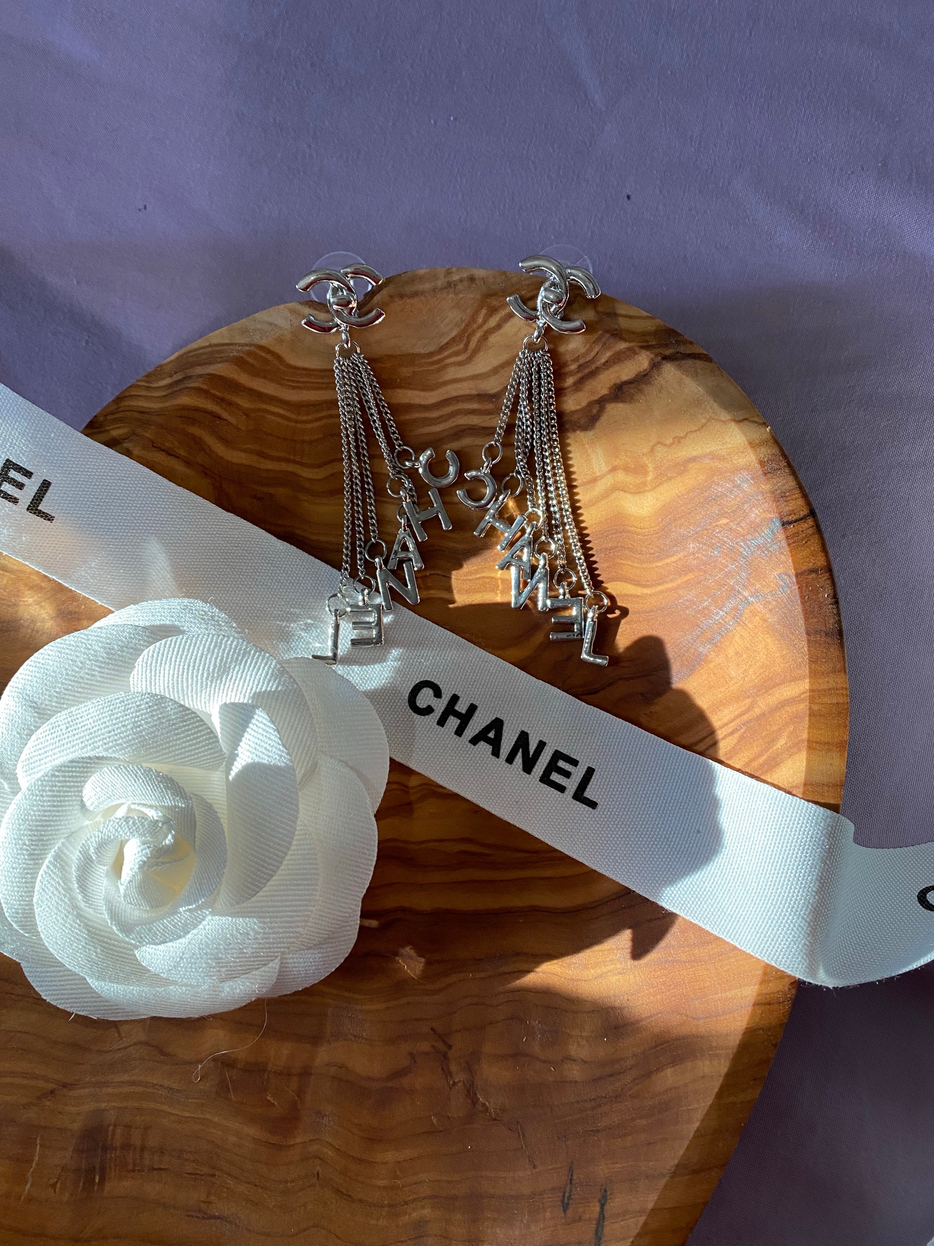 TOP CHANEL Letters Dangle Earrings - Light Gold