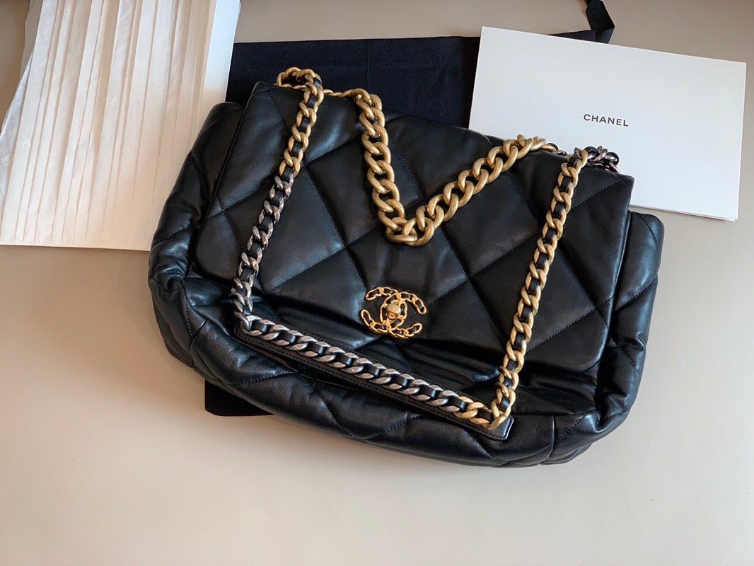 TOP CHANEL 19 Flap Bag Lambskin Maxi 36cm - Black