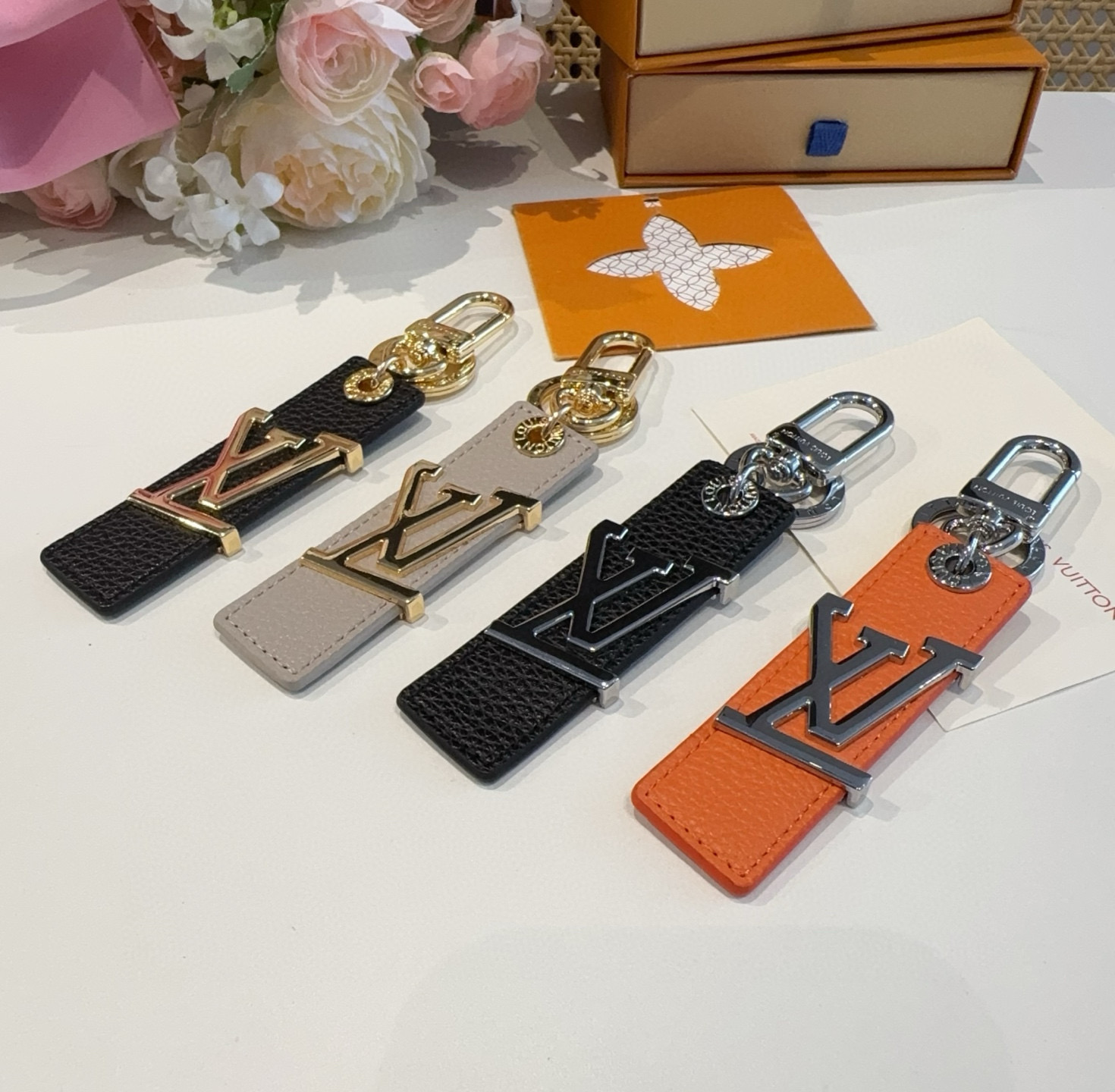TOP Louis Vuitton LV  Keychain-4 Colors