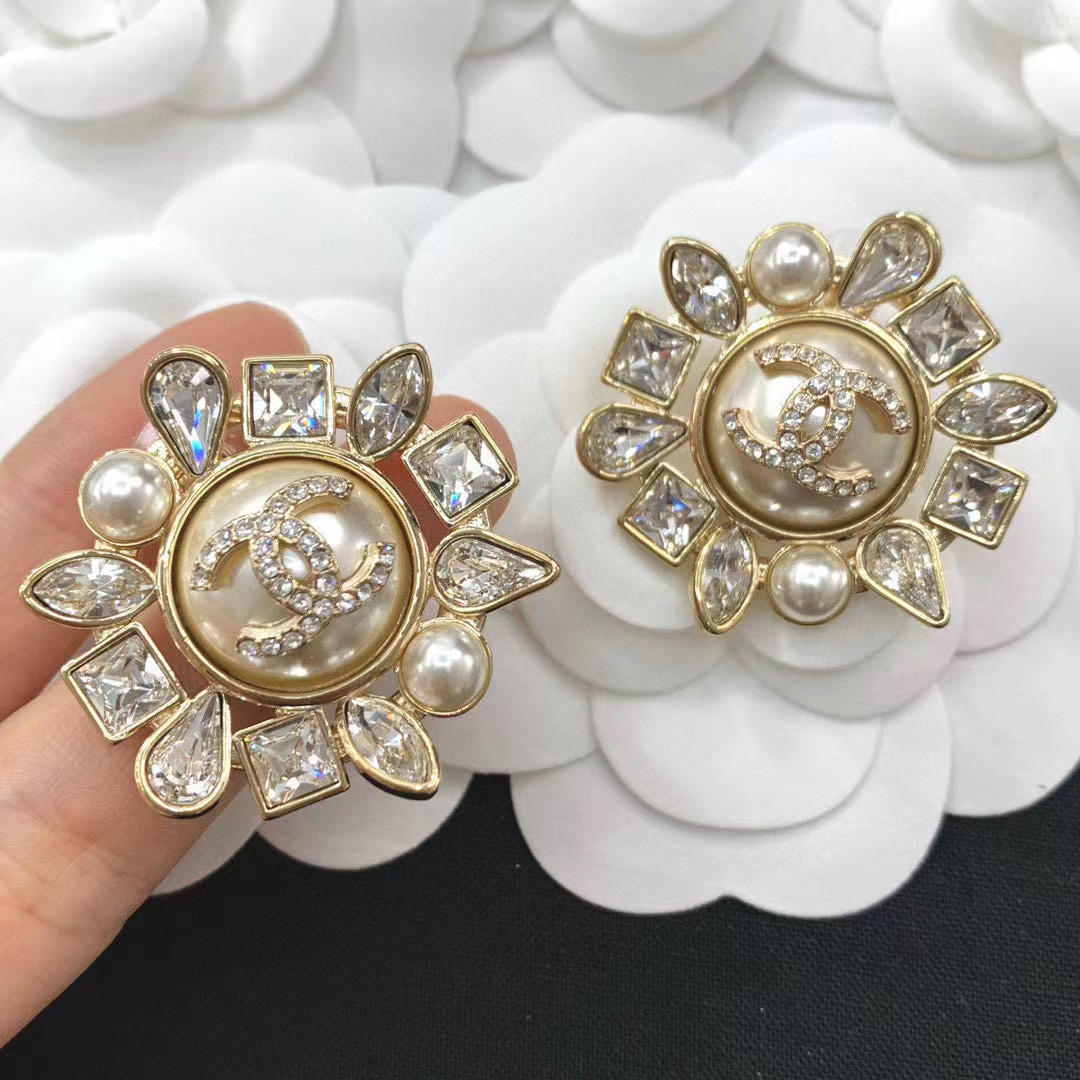 TOP CHANEL Sunflower Earrings