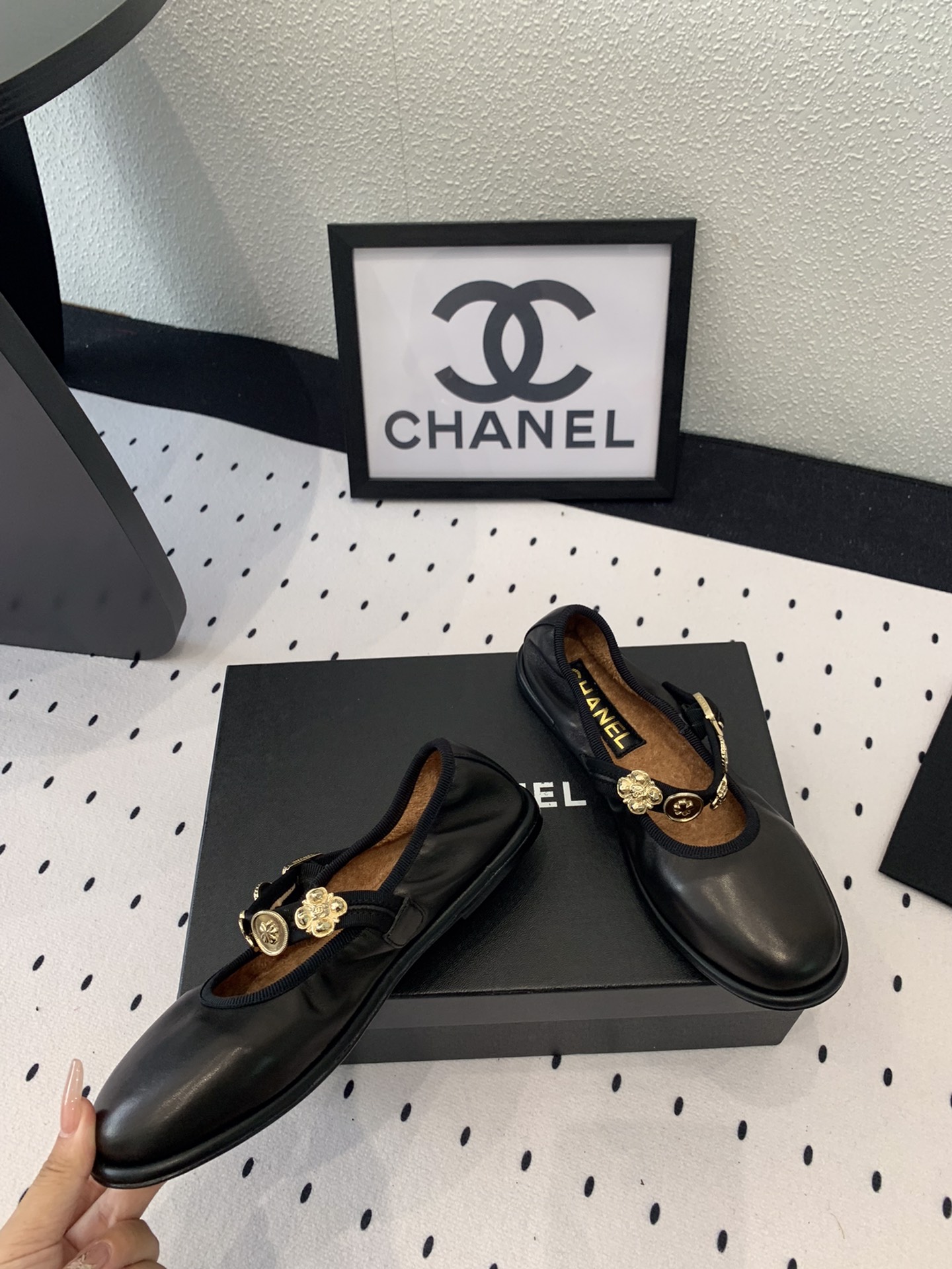TOP CHANEL Flat Mary Janes - 2 Color