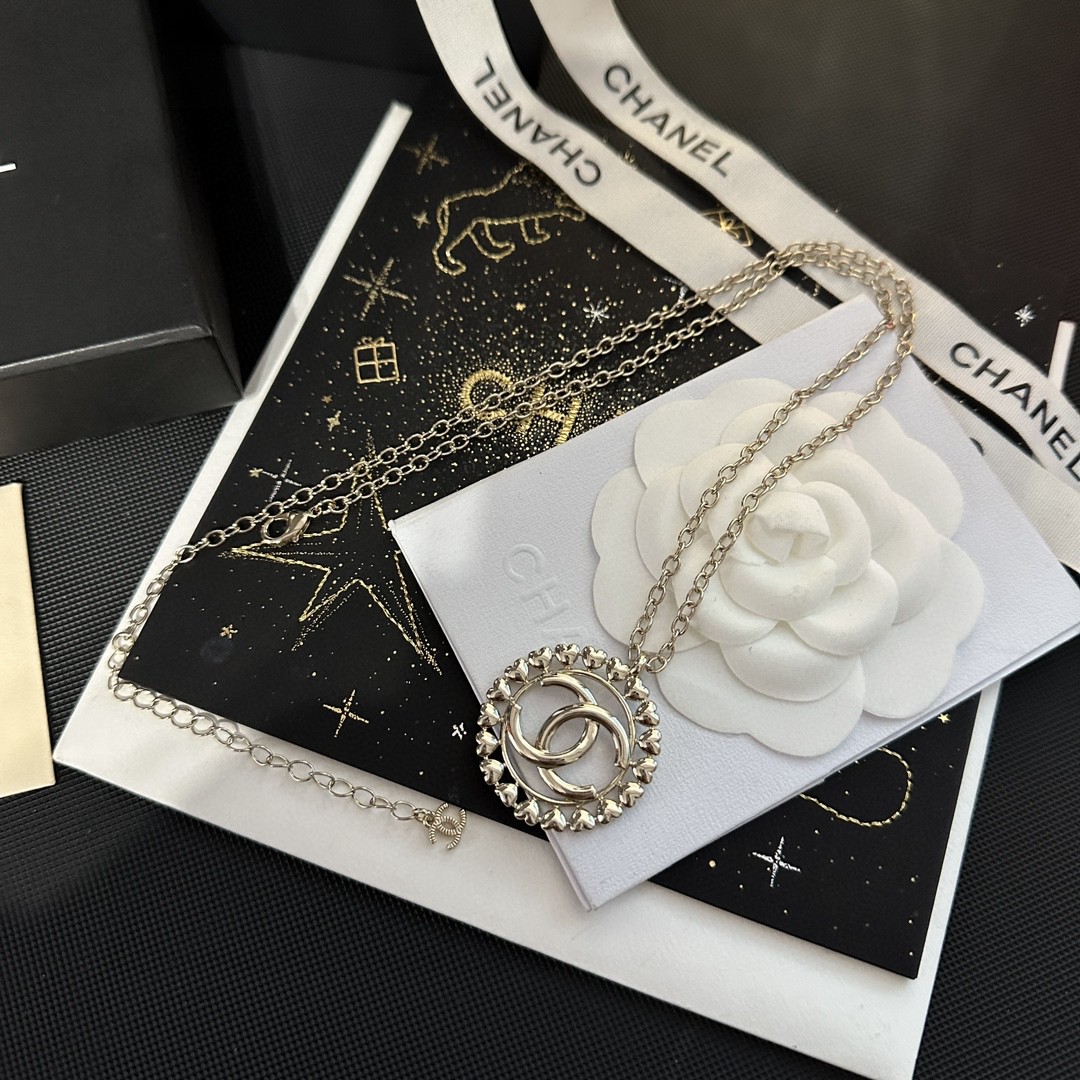 TOP CHANEL Double C Heart Necklace - Silver