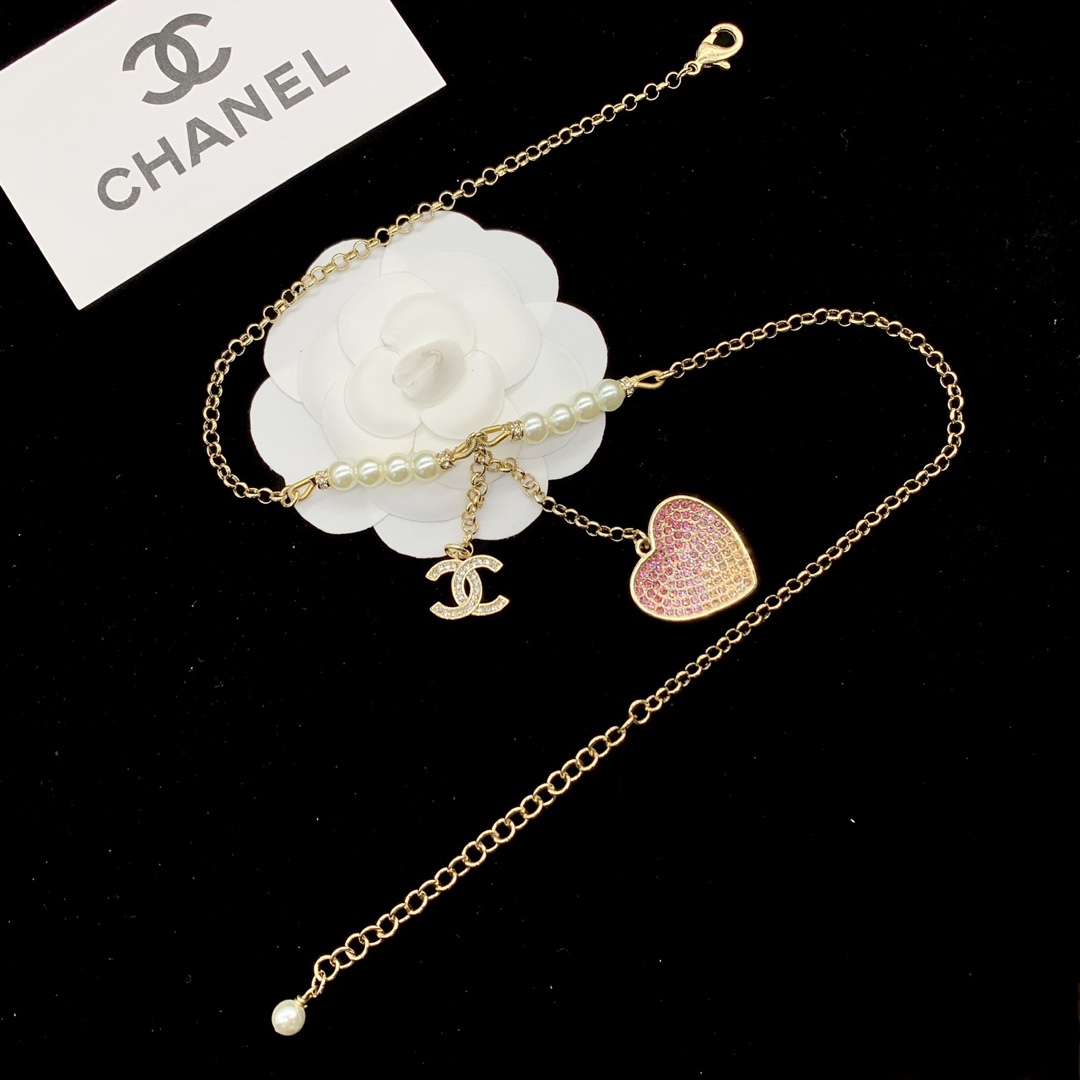 TOP CHANEL Pearl/Gold Chain/Heart Necklace