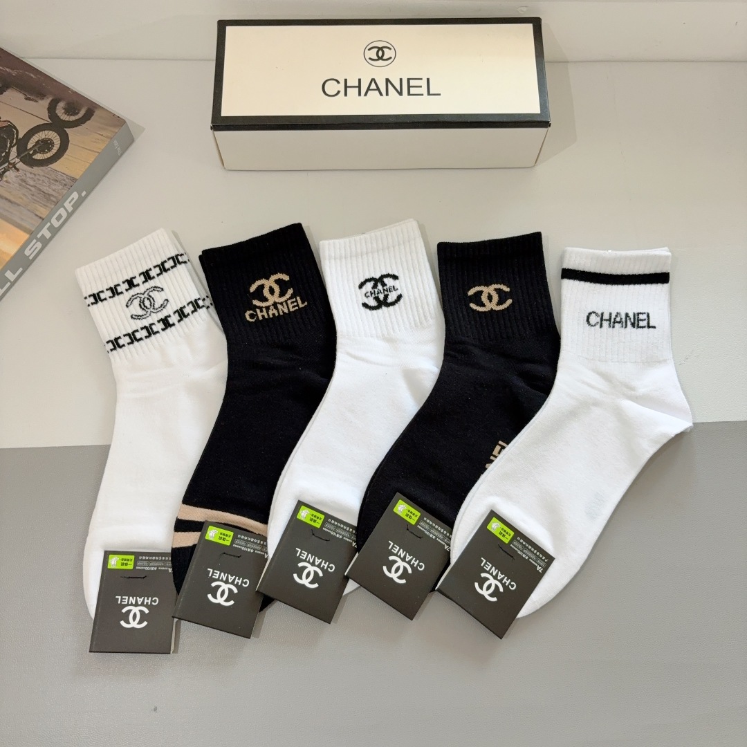 TOP CHANEL Socks - 5 Pieces as a Set