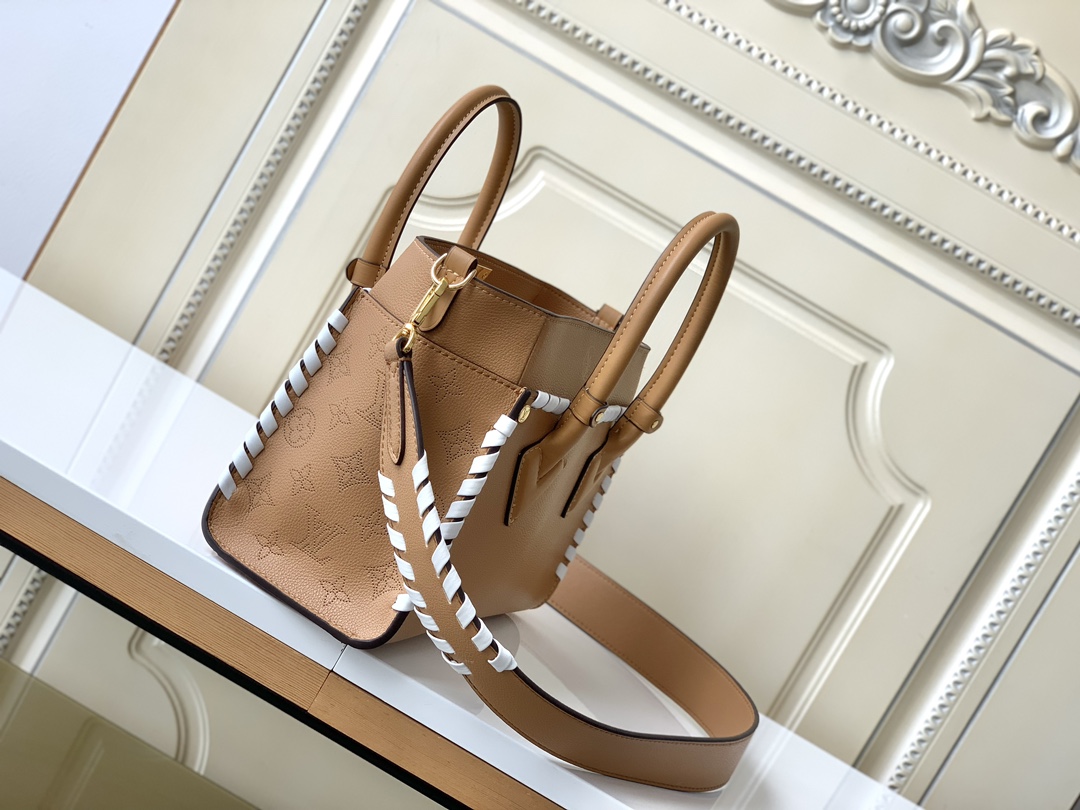 TOP Louis Vuitton LV  On My Side Tote Braided series Bag