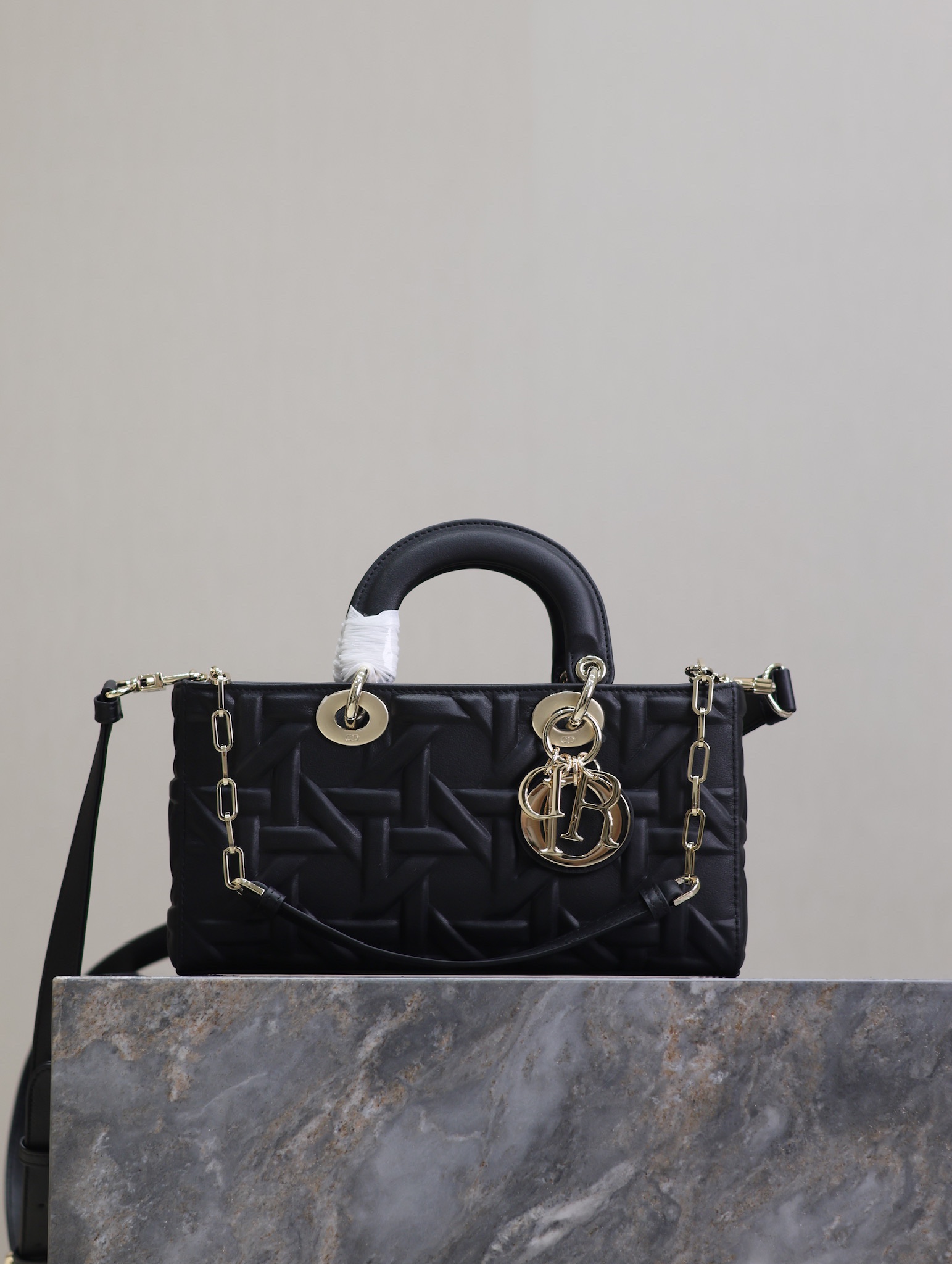 TOP Christian Dior Medium Size Lady D-Joy Bag 26 x 13.5 x 5cm -2 Colors