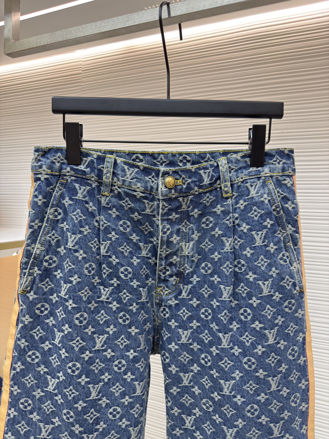LOUIS VUITTON 提花满印缝边牛仔裤