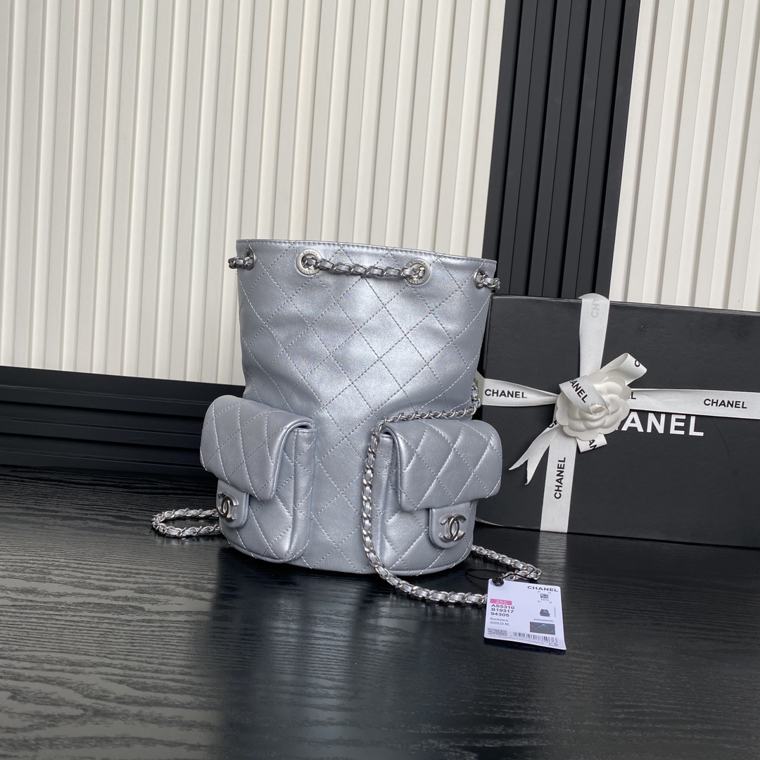 TOP CHANEL Backpack Leather 24.5x18x8cm - Silver