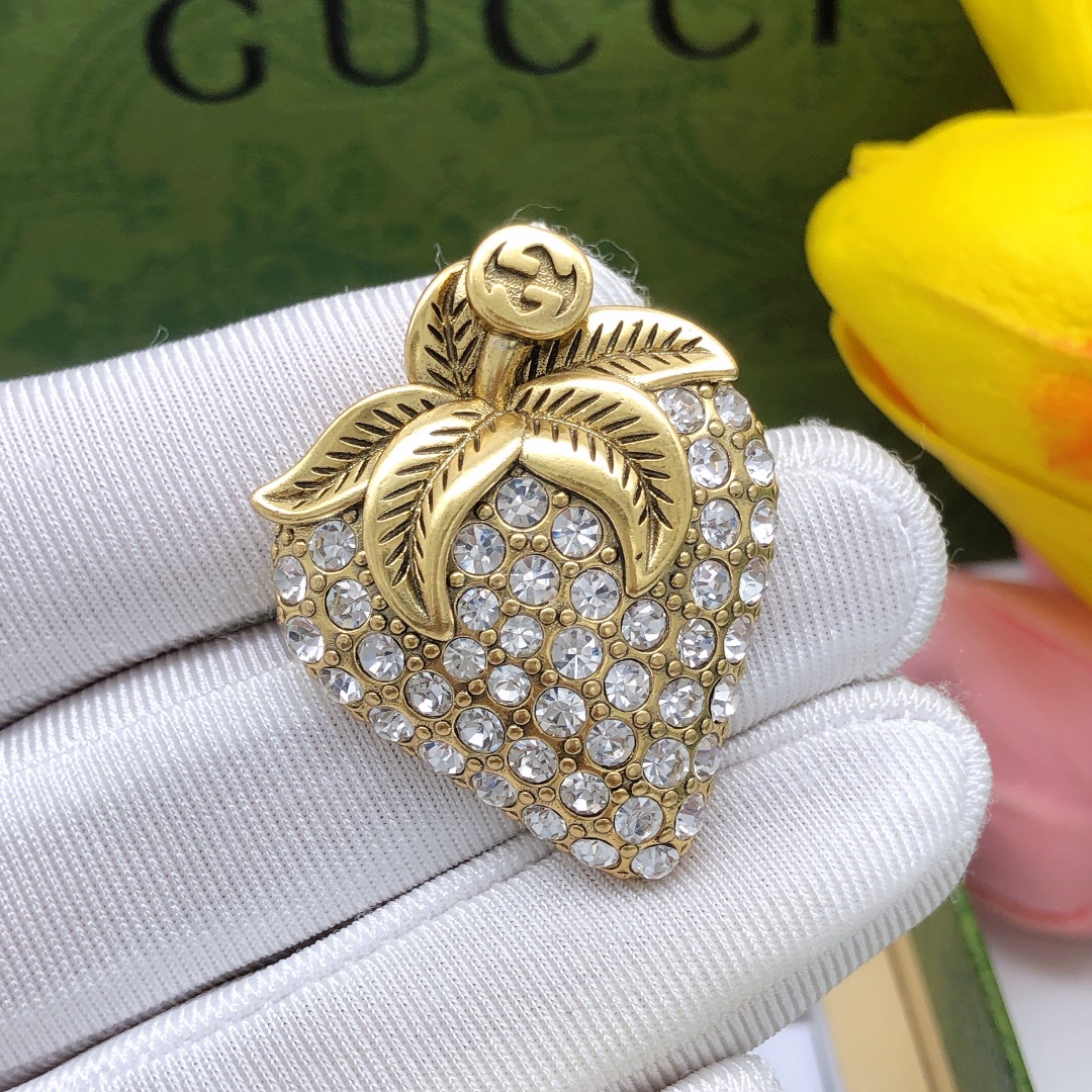 TOP GUCCI Strawberry Brooch-Gold