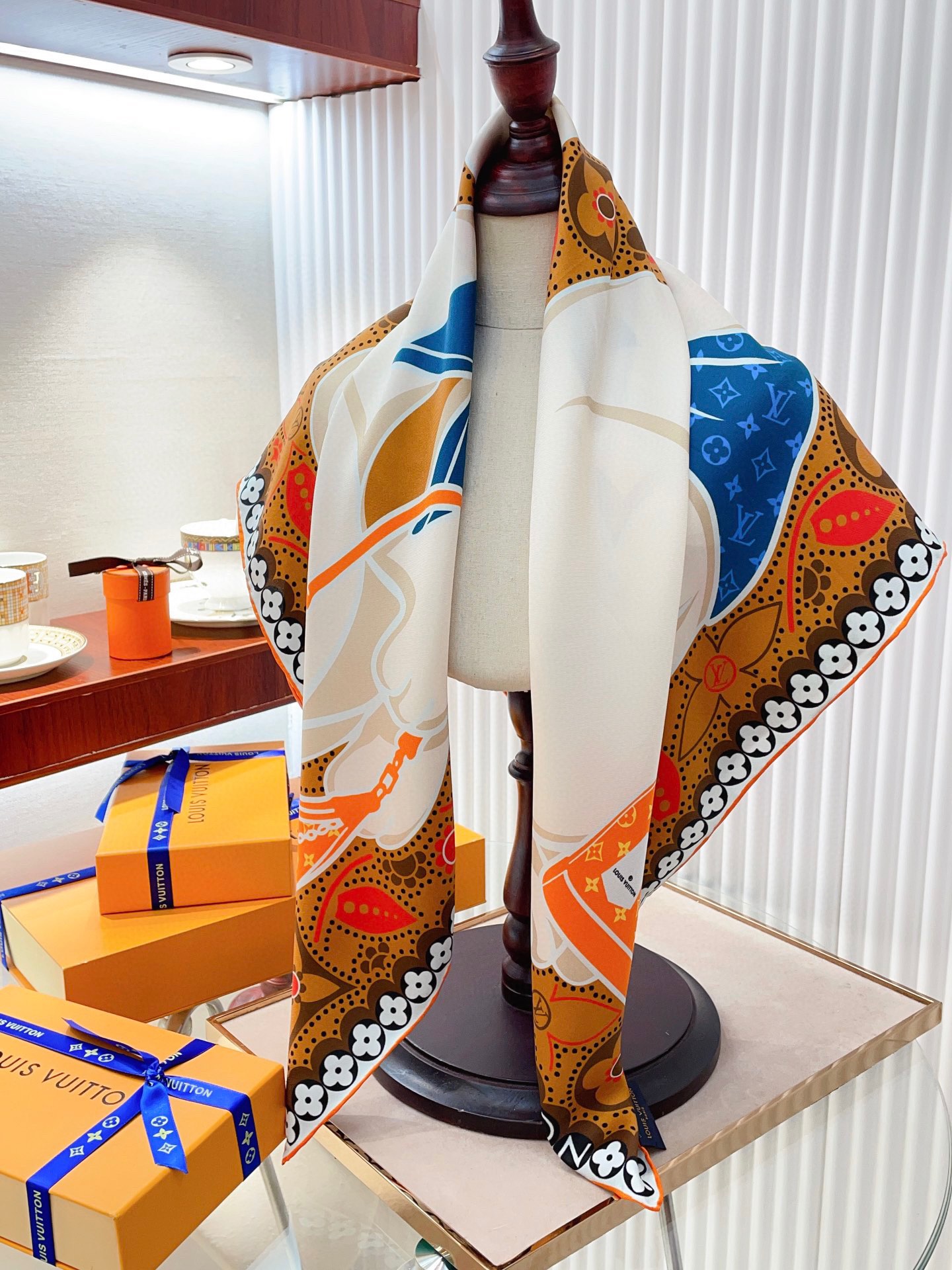 TOP Louis Vuitton LV LV Scarf With Rabbit Pattern