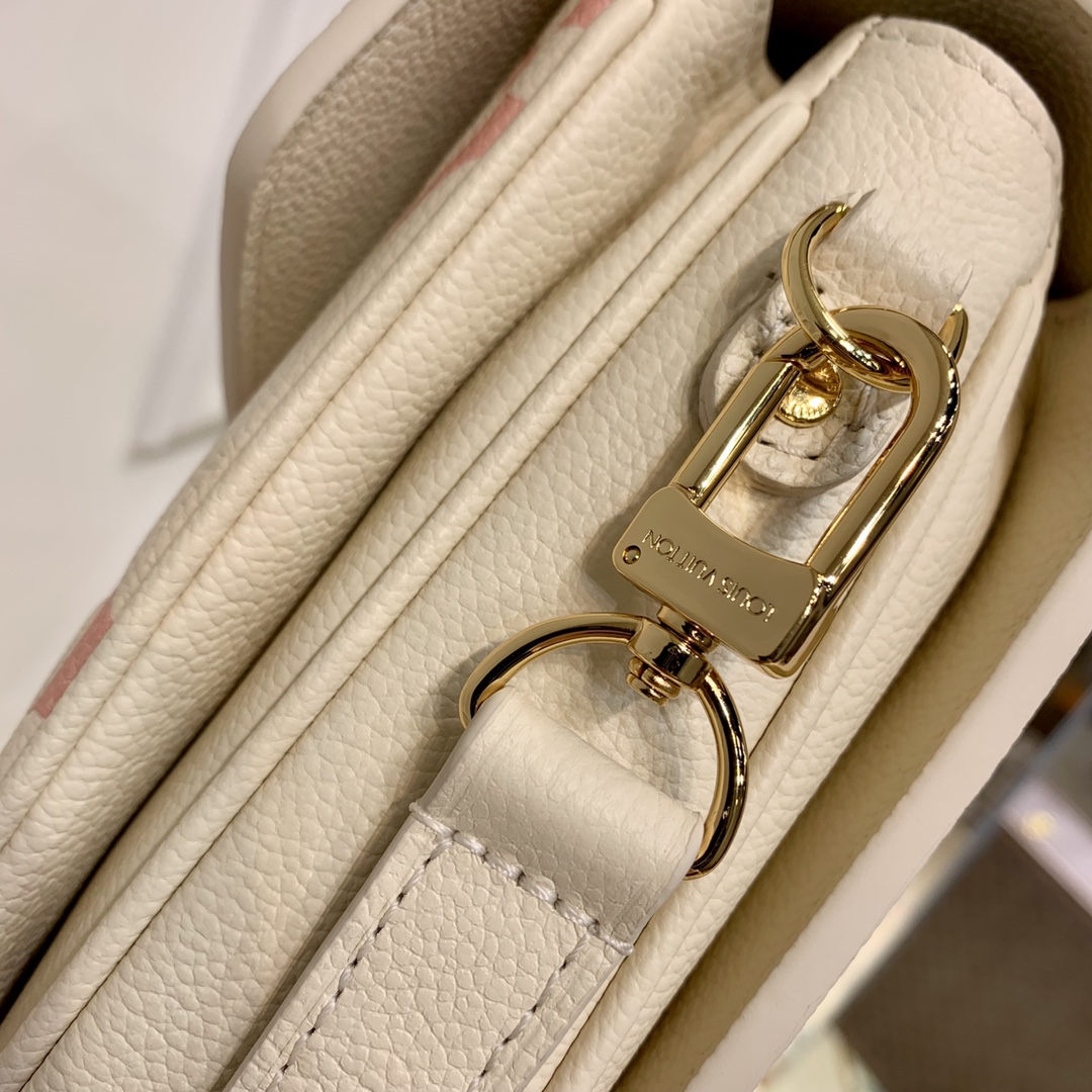 Louis Vuitton Pochette Metis M45573