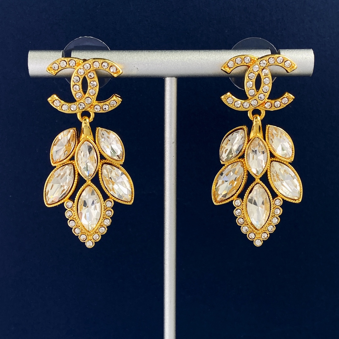 TOP CHANEL Double C Wheat Ear White Diamond Tassel Earrings - Gold