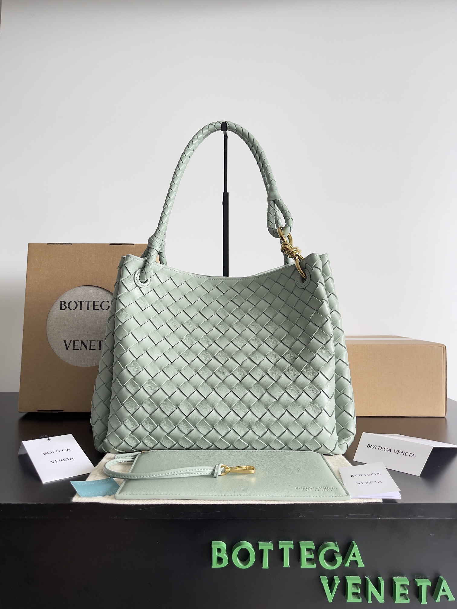 TOP Bottega Veneta BV Andiamo Parachute bag 30*26*20cm - 7 Colors