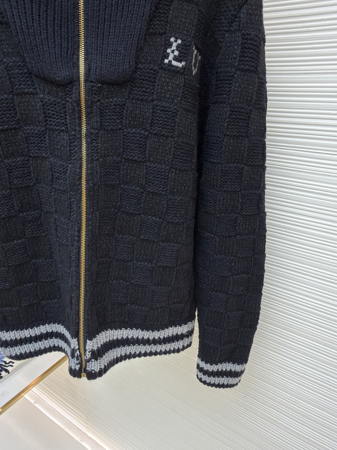 LOUIS VUITTON  针织束腰撞色罗纹衣领毛衣