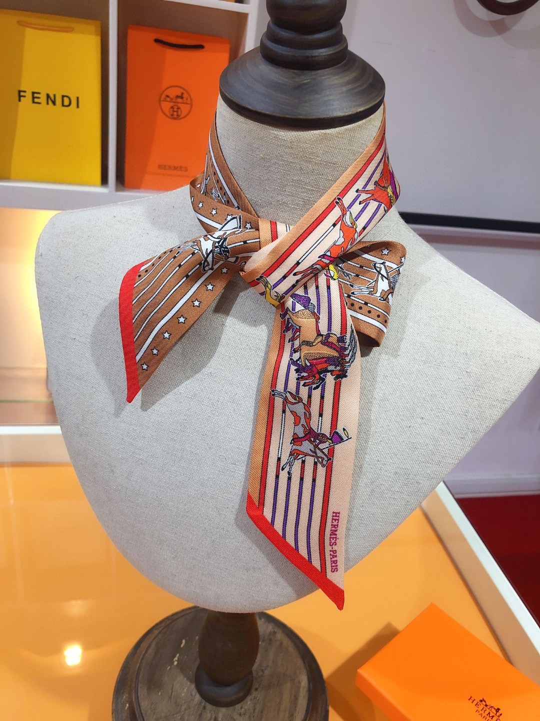 TOP HERMES Chef Pawnee Twilly Scarf 86 x 5 cm - 4 Colours