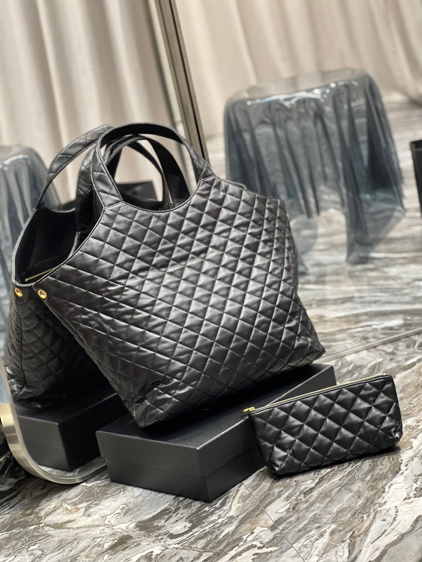 TOP Yves Saint Laurent YSL Lambskin Icare Tote - Black