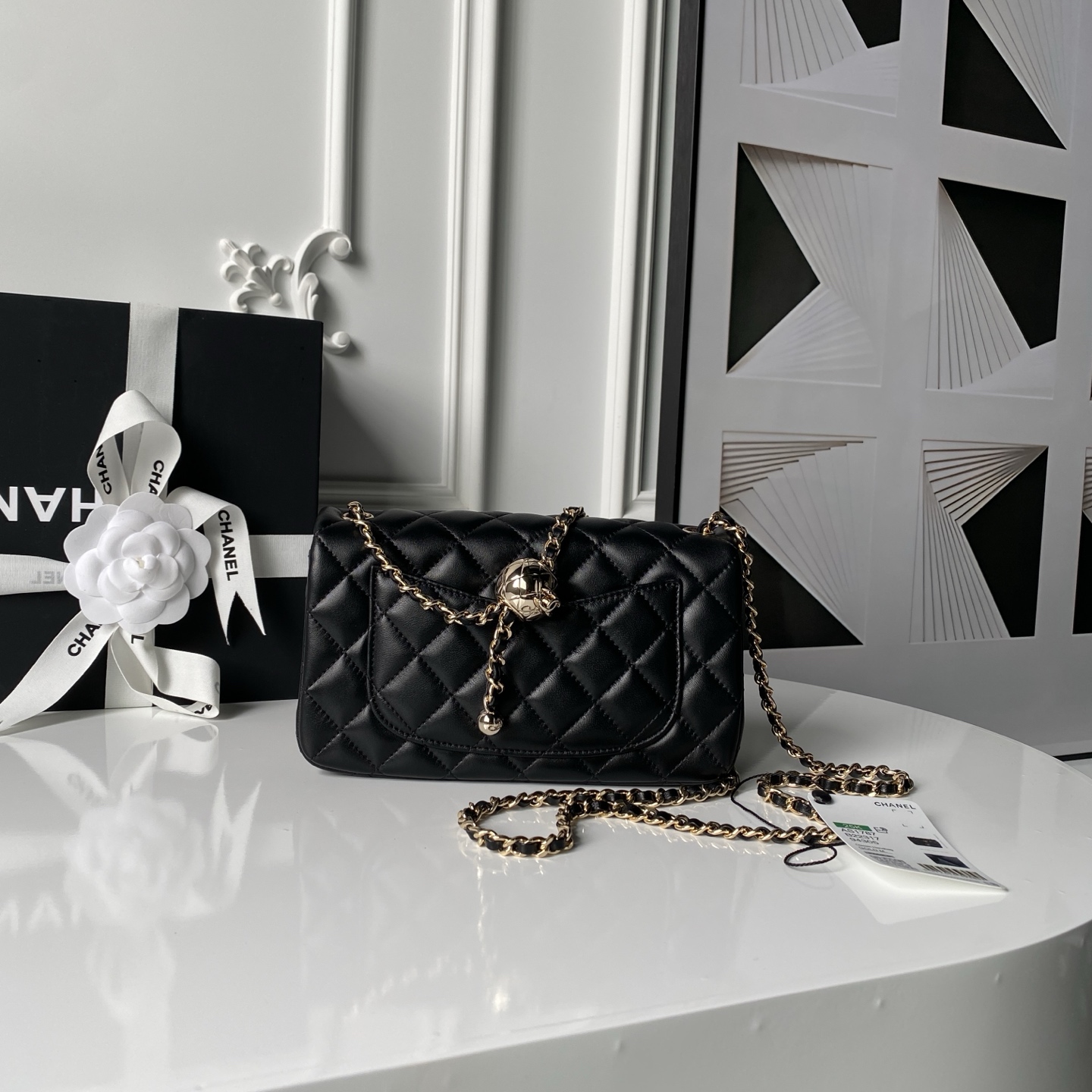 TOP CHANEL CF Flap Bag With Golden Ball 20cm -  Black