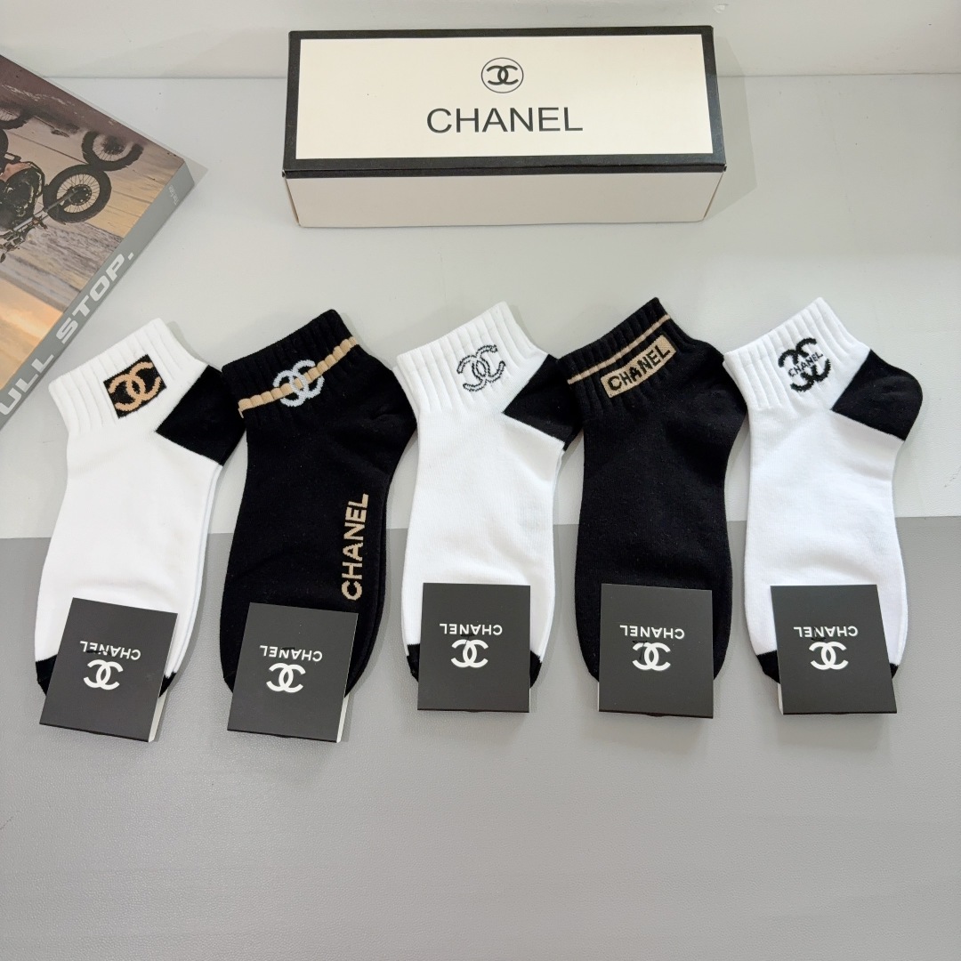 TOP CHANEL Socks - 5 Pieces as a Set