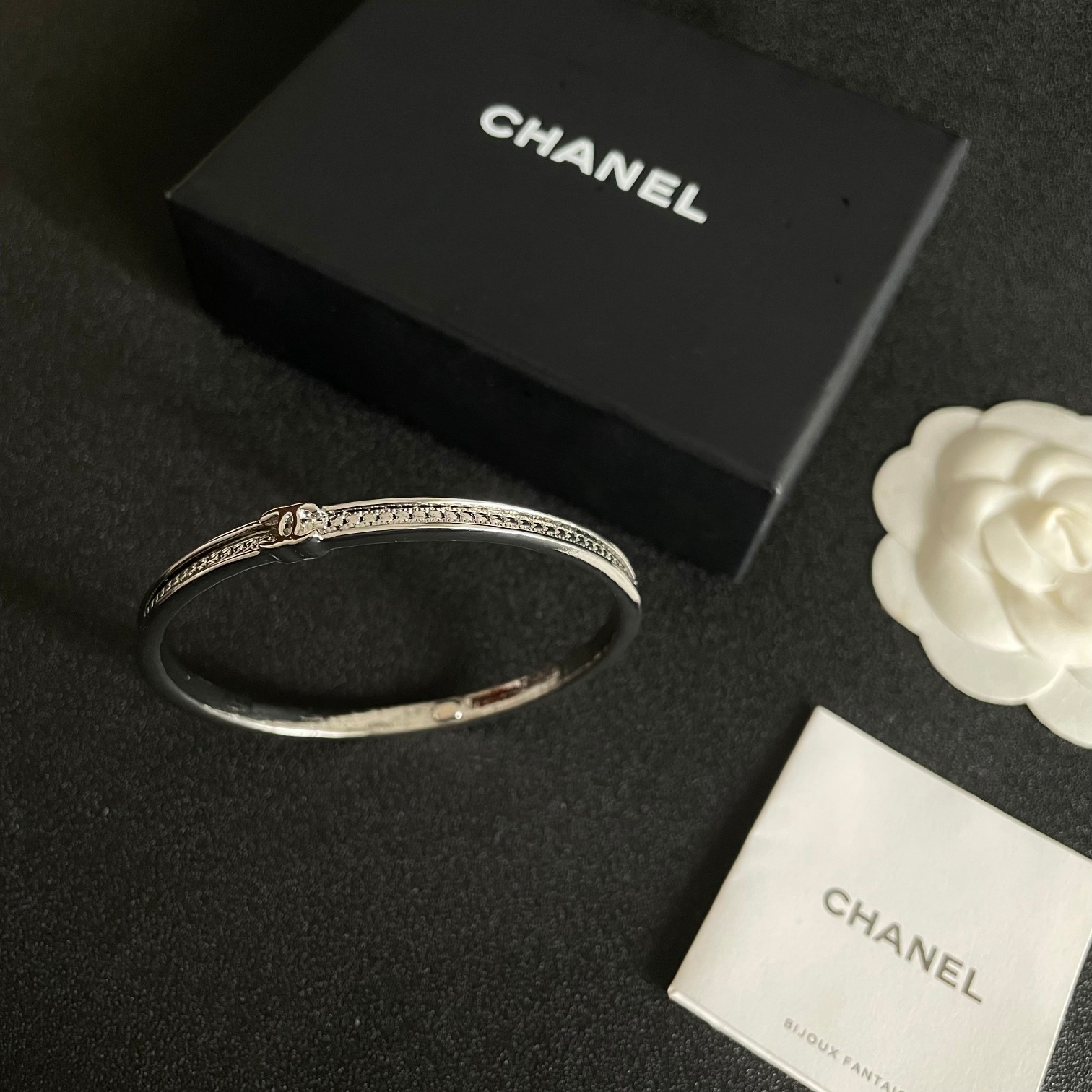 TOP CHANEL Bracelet - 2 Colors