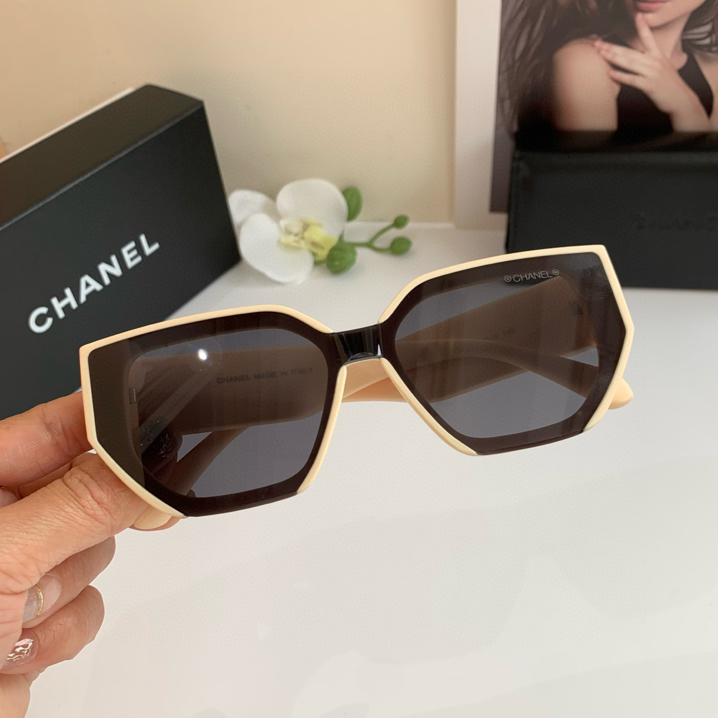 TOP CHANEL Sunglasses - 2 Colors