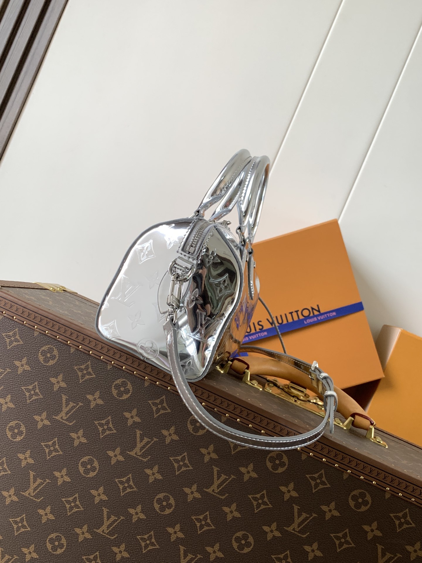 TOP Louis Vuitton LV Speedy Bandoulière 20 Monogram Miroir Bag 20.5 x 13.5 x 12 cm - Silver