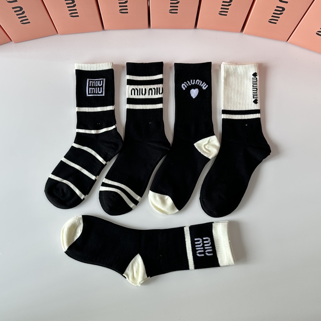 TOP Miu Miu Socks - 5 Pieces as a Set