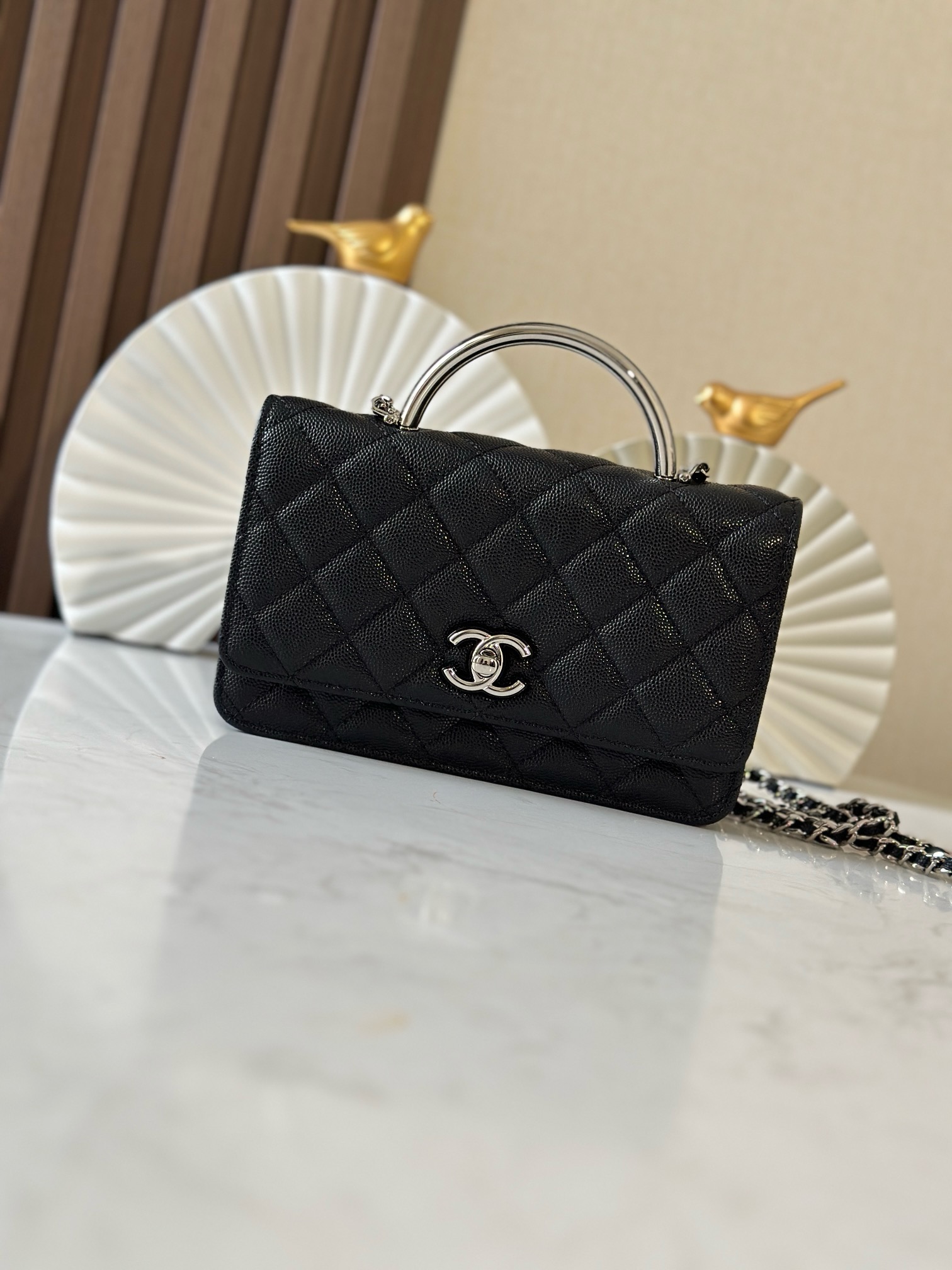 TOP CHANEL WOC Bag with CC Logo Handle Calfskin 11.5×19×4cm - 4 Colors