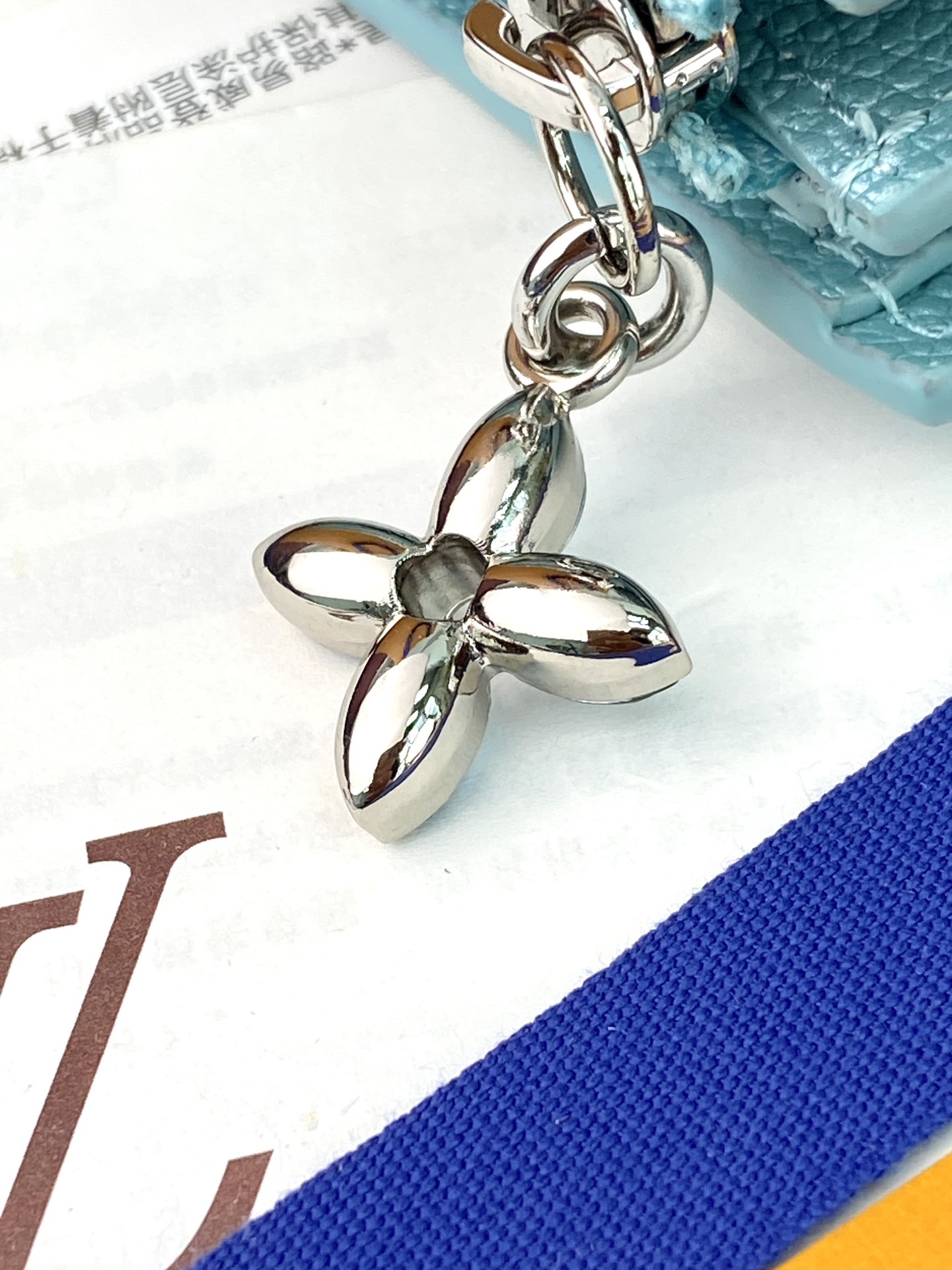 TOP Louis Vuitton LV Lisa Wallet 11.5x9x1.5cm - Pearlescent Blue