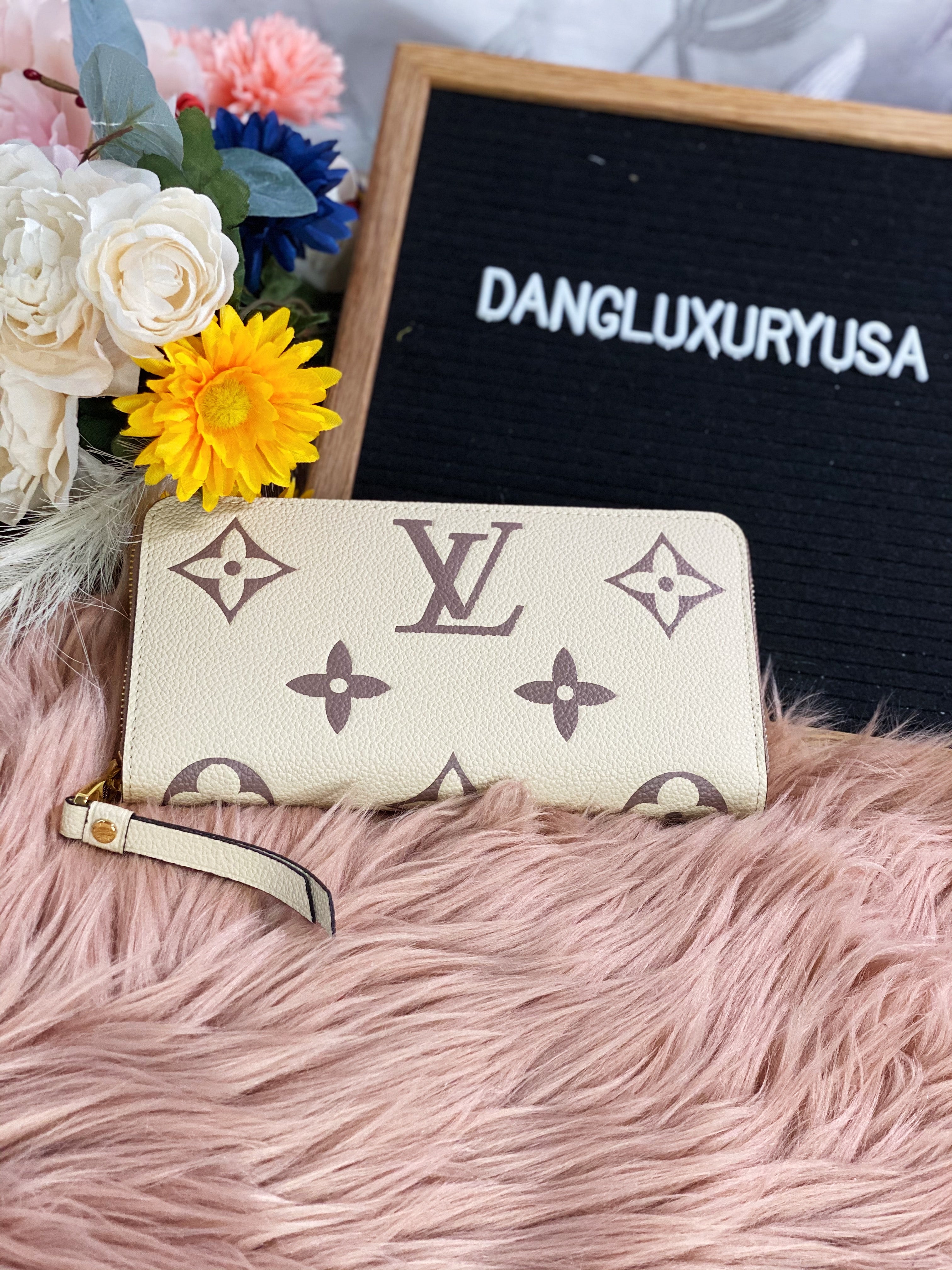 TOP Louis Vuitton LV LV Zippy Wallet Empreinte Crafty 2 Tones - Cream