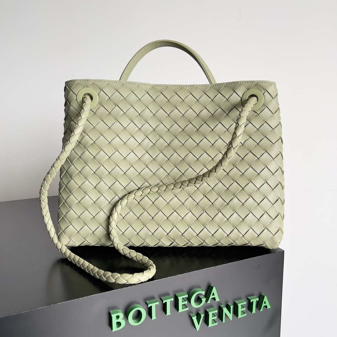 TOP Bottega Veneta BV Andiamo Bags Woven Handbags Lambskin 32x24x12 cm - Green