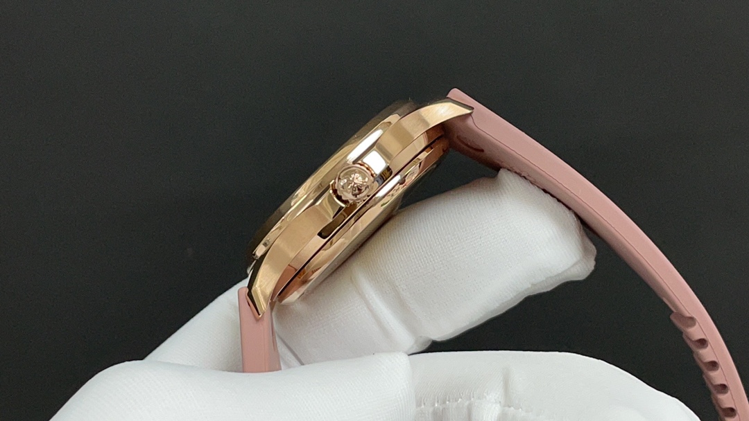 TOP Patek Philippe AQUANAUT Women's 35.6mm Watch - Pink with Gold