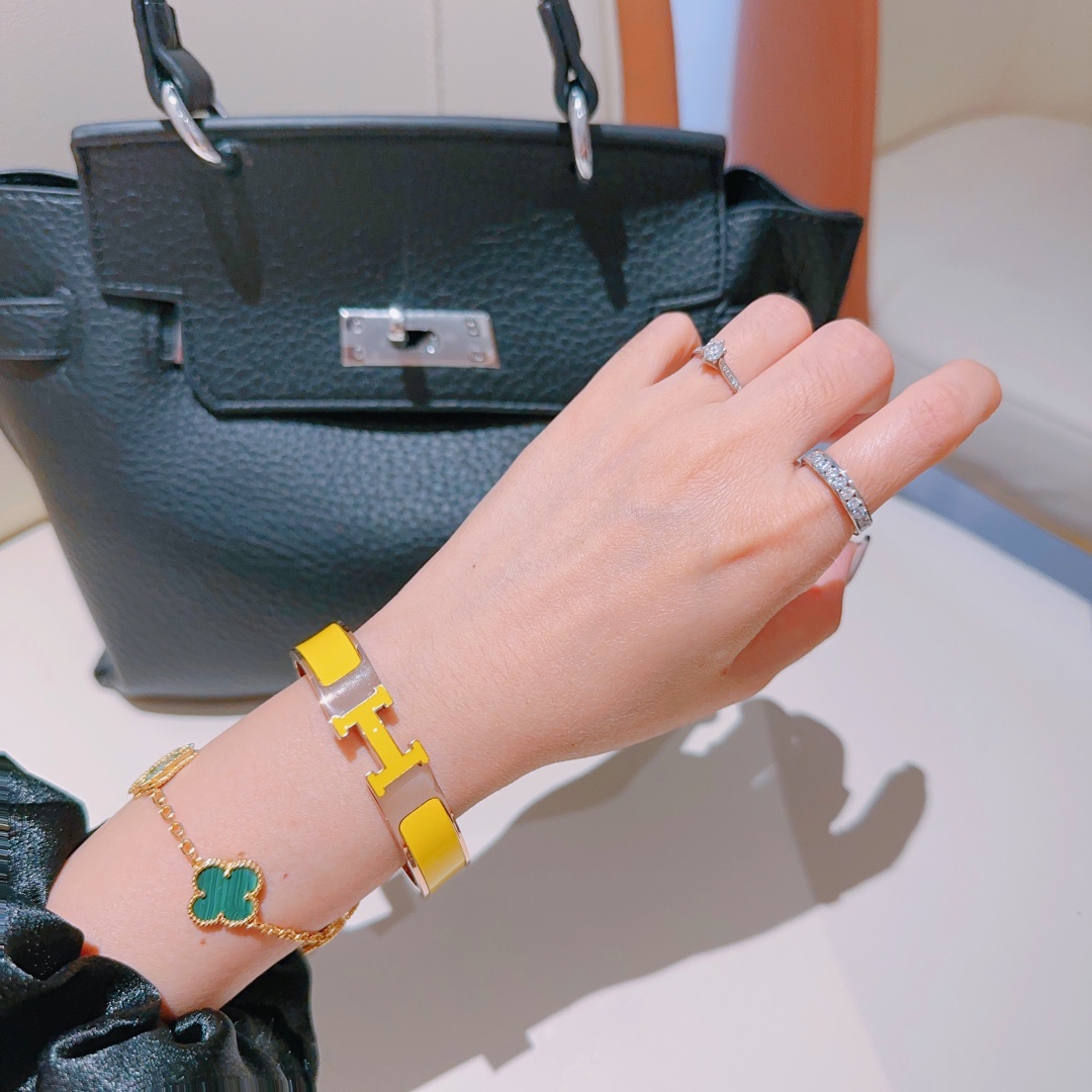 TOP HERMES  Enamel Bracelet -Yellow