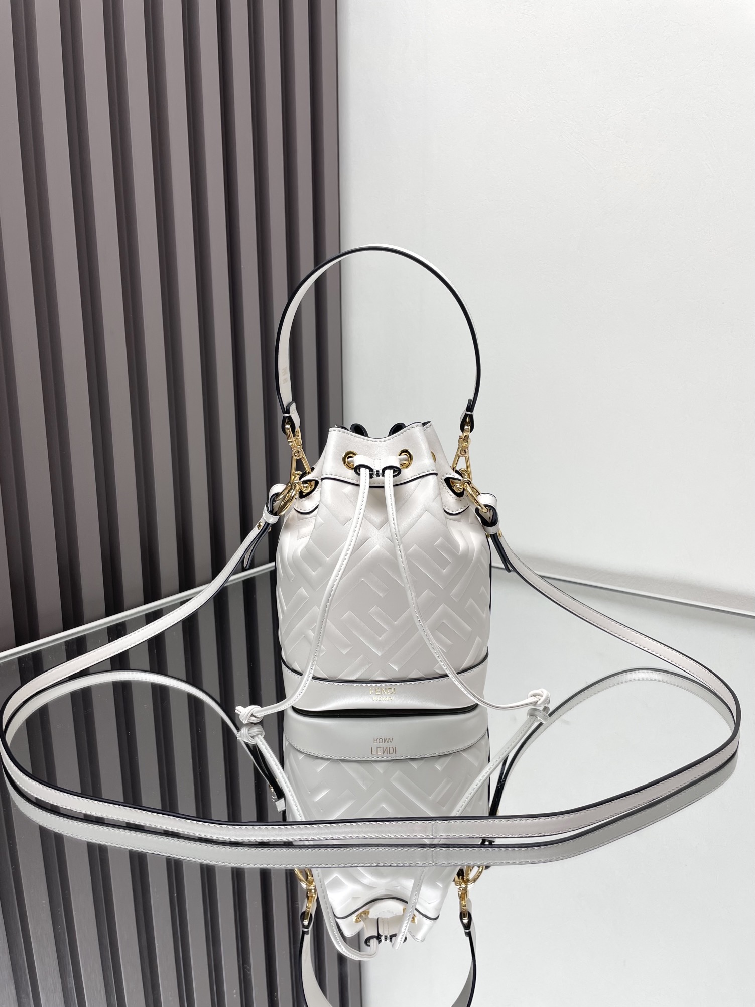 TOP FENDI Mon Tresor FF Embossed Bucket Bag 12x14x18cm - 5 Color