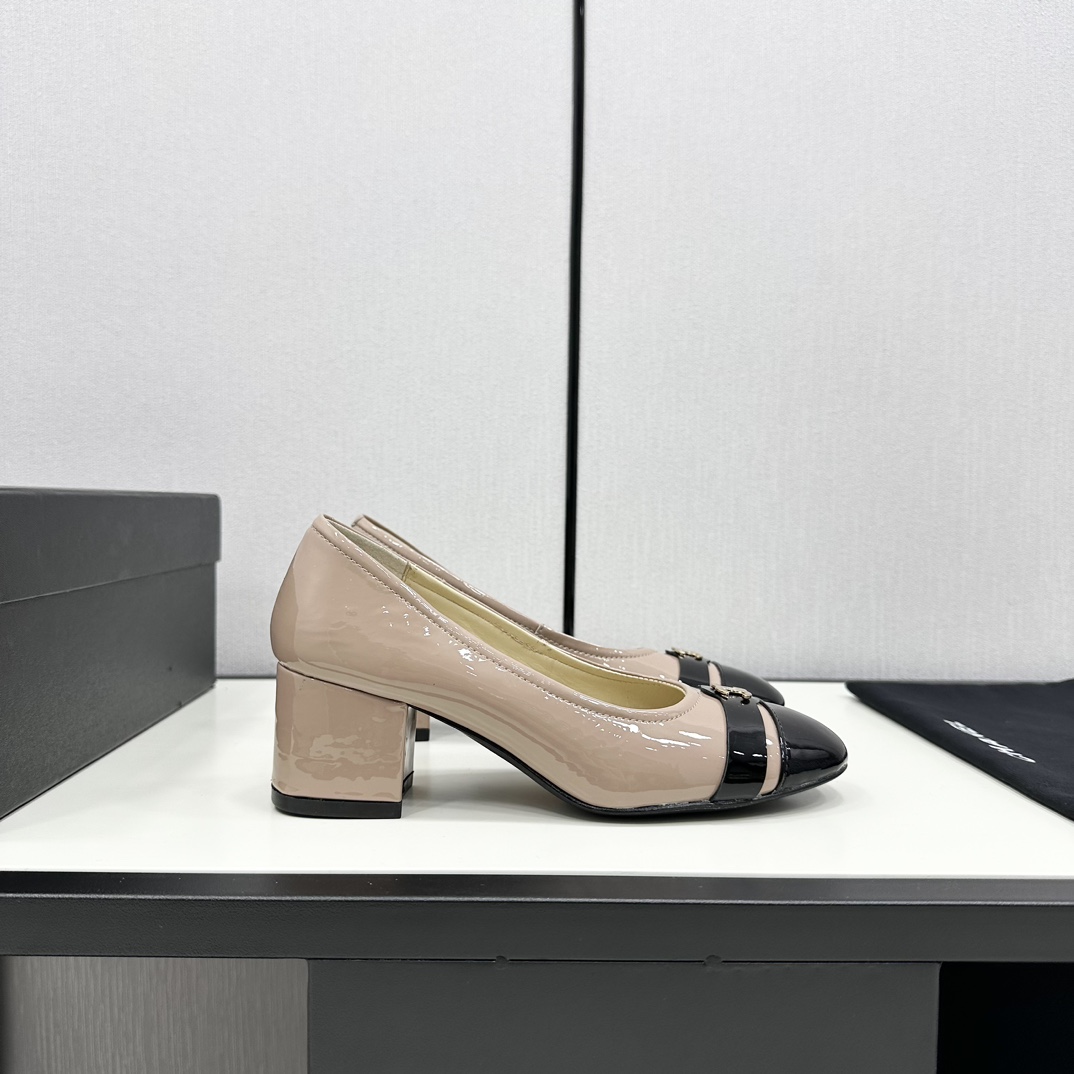 TOP CHANEL CC Pumps - 4 Color