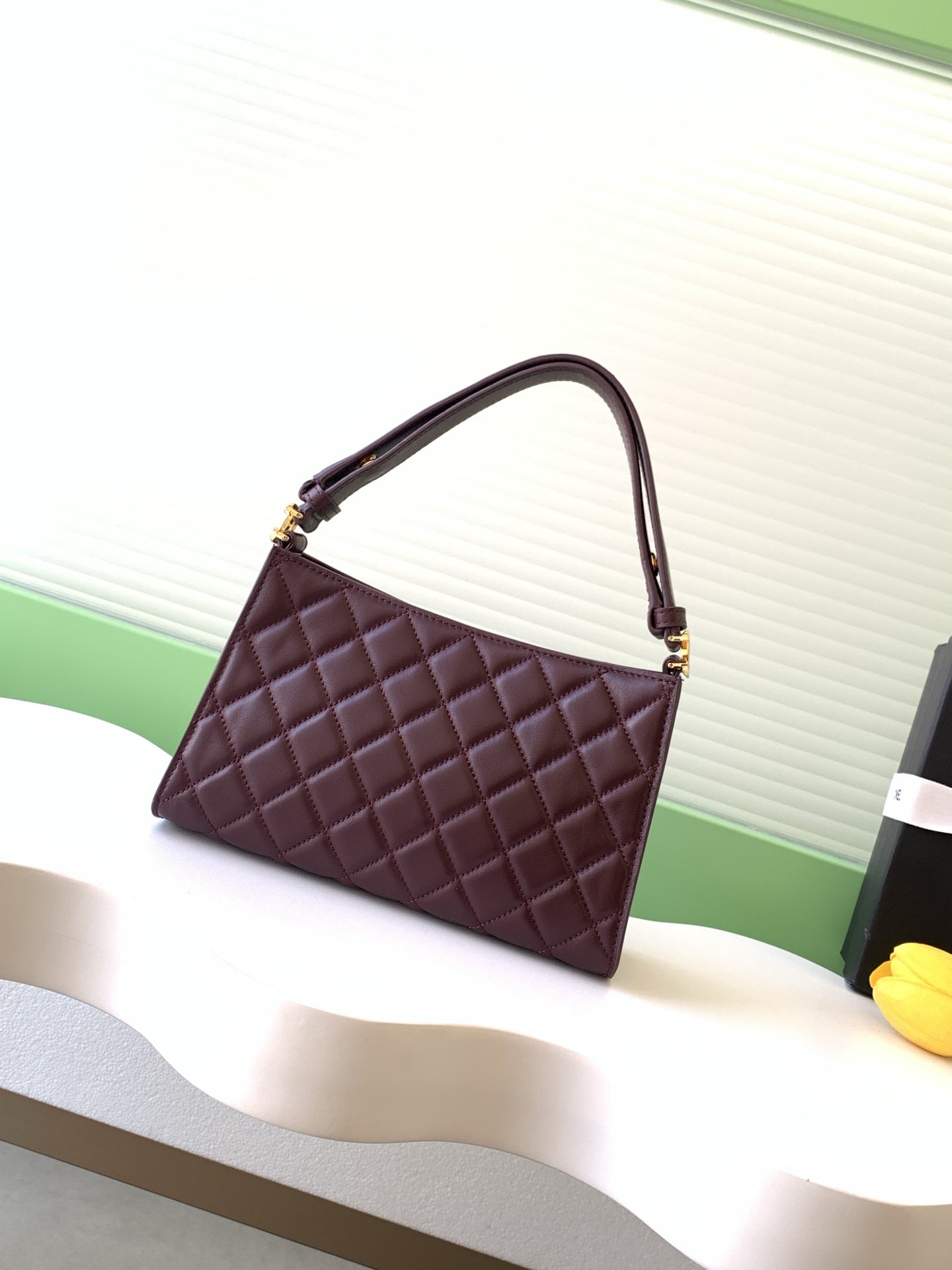 TOP CHANELChristmas Limited Edition Armpit Bag 14-22-7.5CM - 3 Colors
