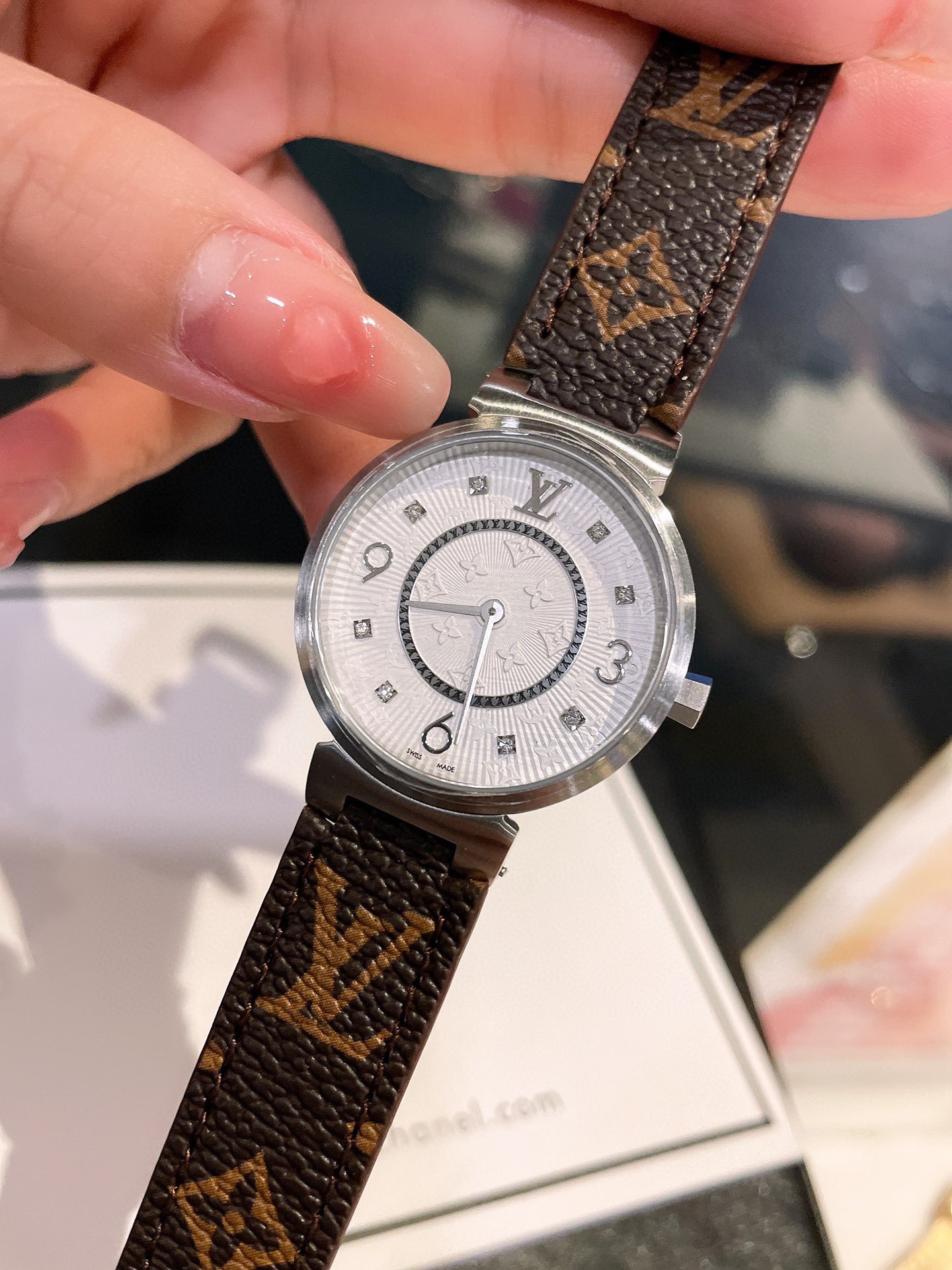 TOP Louis Vuitton LV Swiss Quartz Movement Watch 34mm - 3 Colours