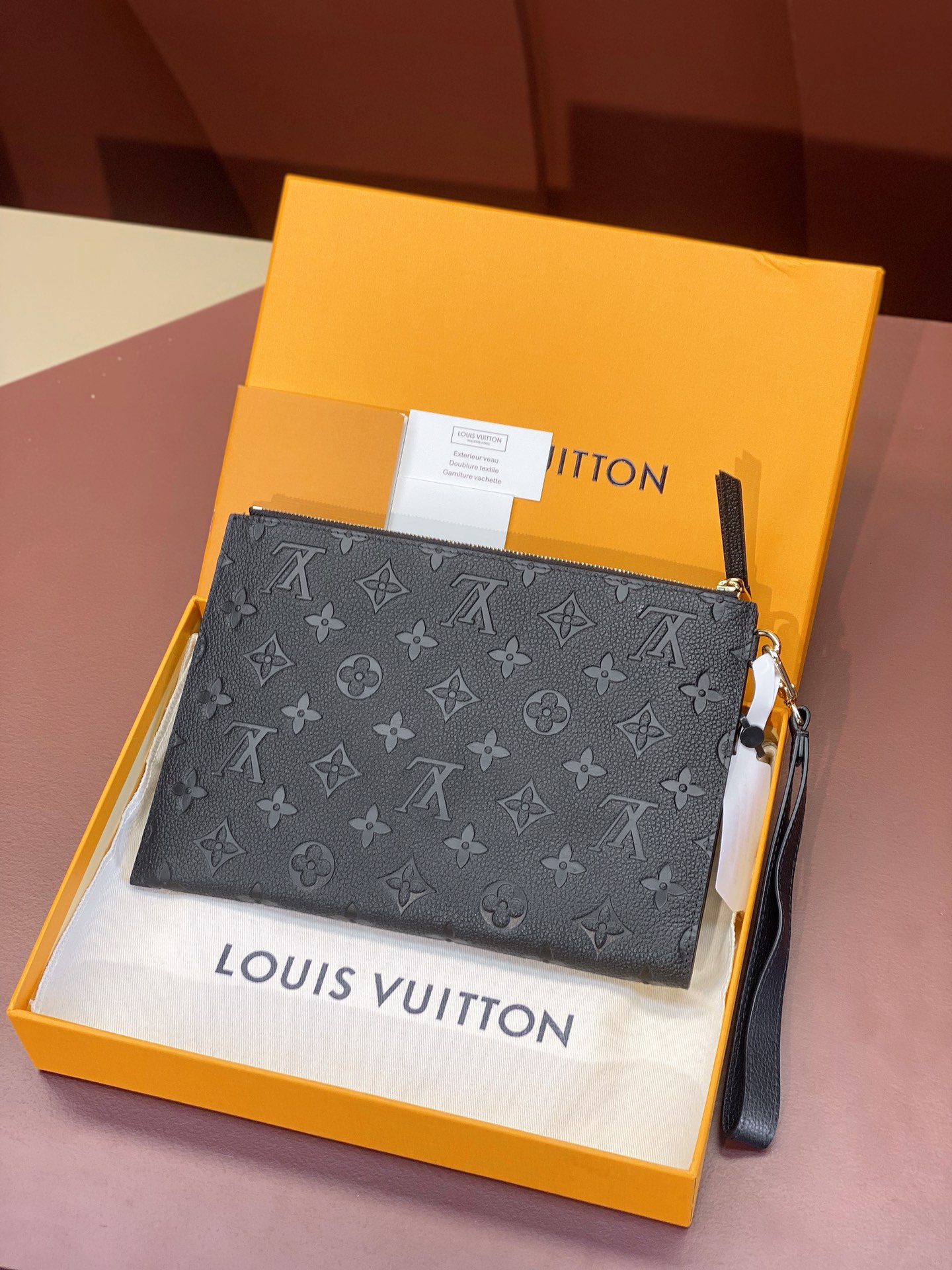TOP Louis Vuitton LV LV Monogram Empreinte Leather Handbag 23×16×2cm - Black